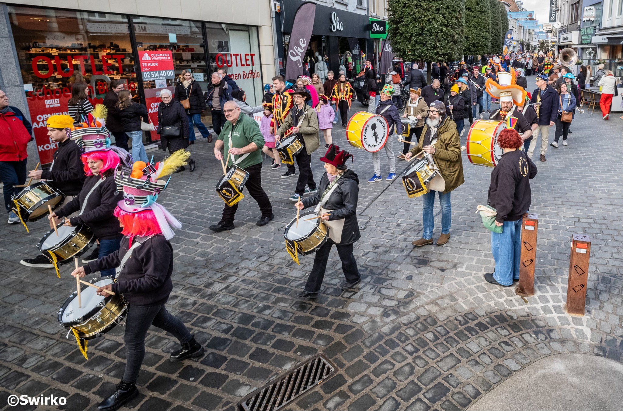 De Aalsterse Gilles zetten Aalst meteen in carnavalsmodus 🎉