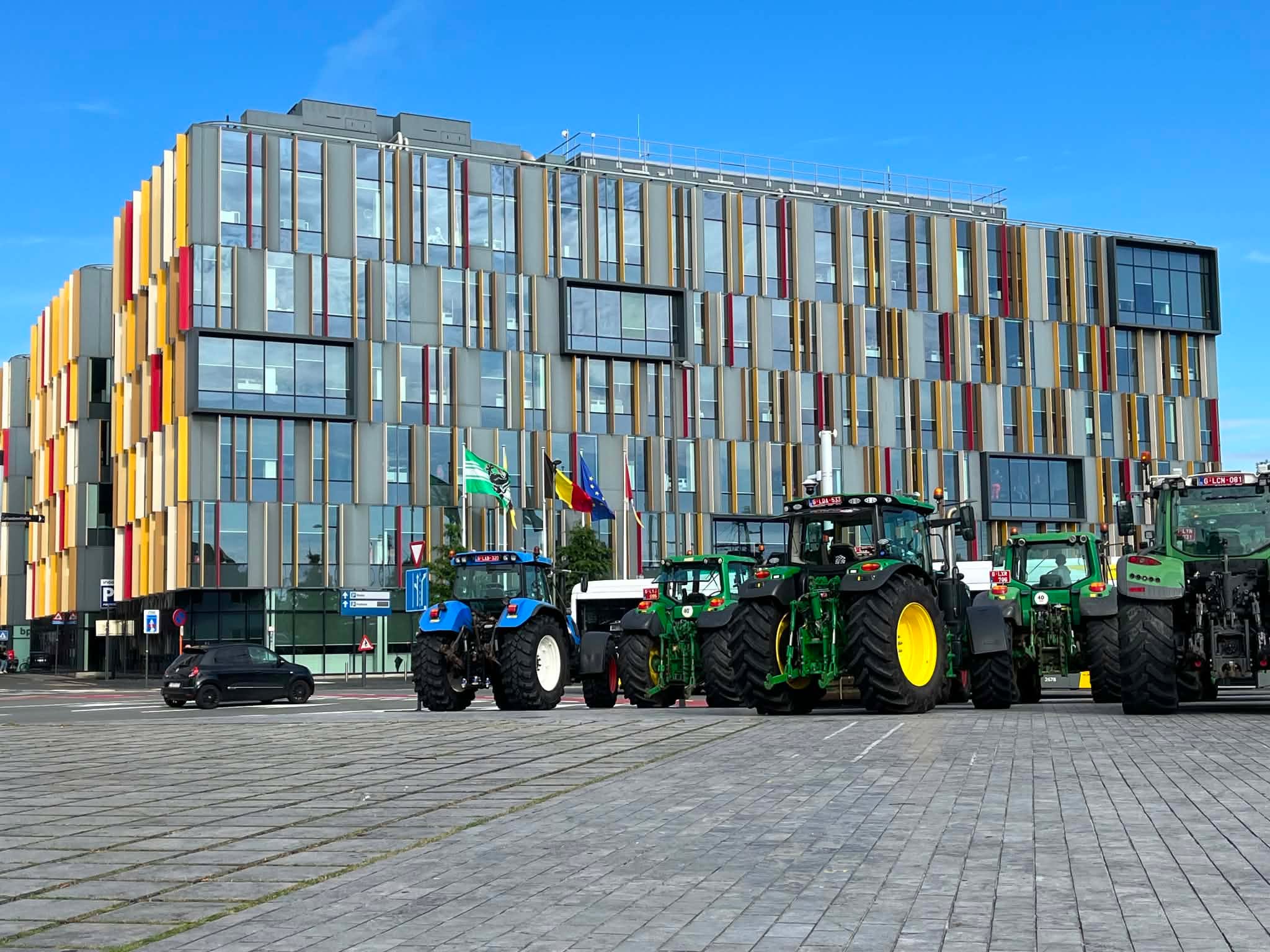 Tientallen tractoren in Aalst voor protest tegen natuurplannen
