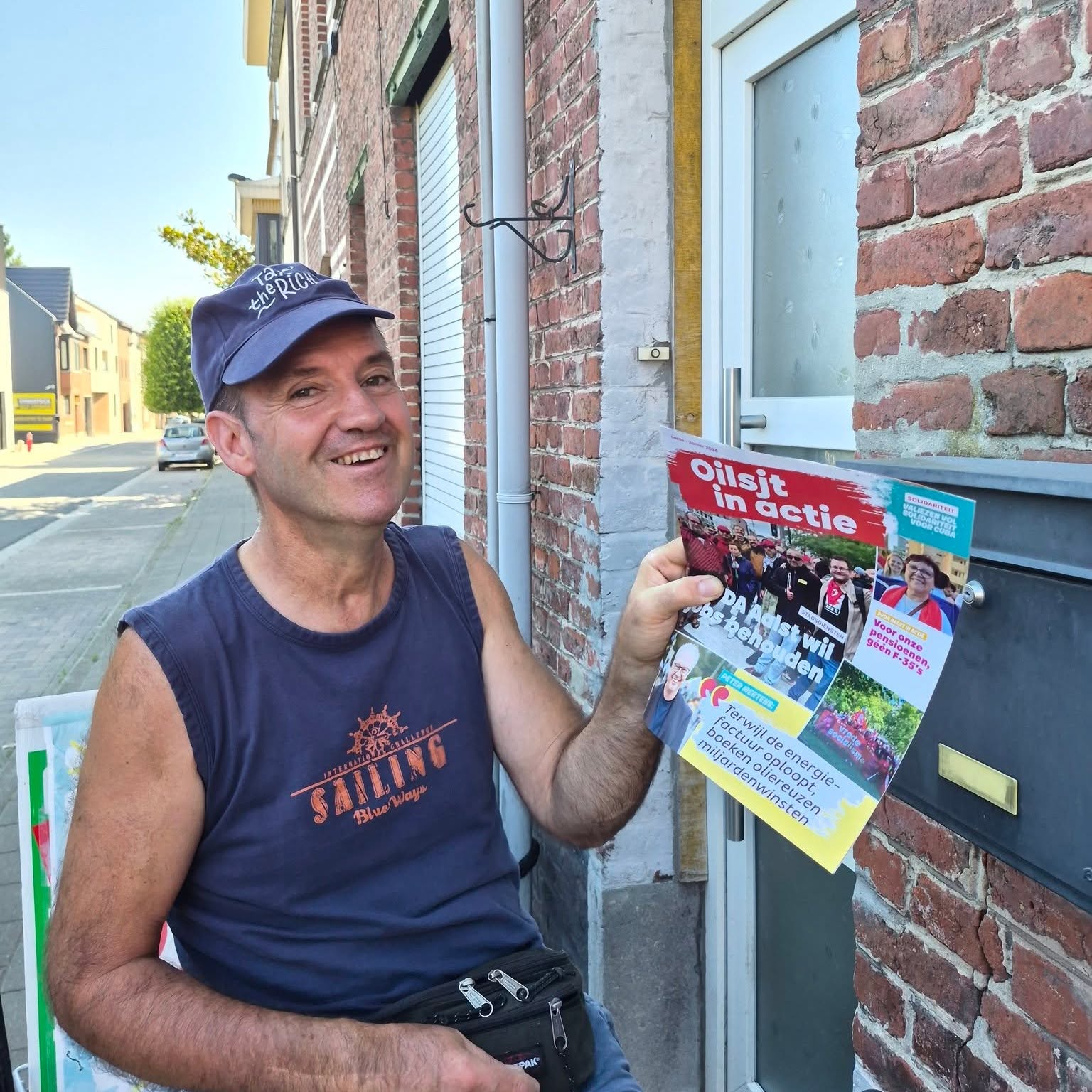 PVDA Aalst trekt met stadskrant van deur tot deur: ‘Wij blijven strijden voor jobs, openbaar vervoer en koopkracht’