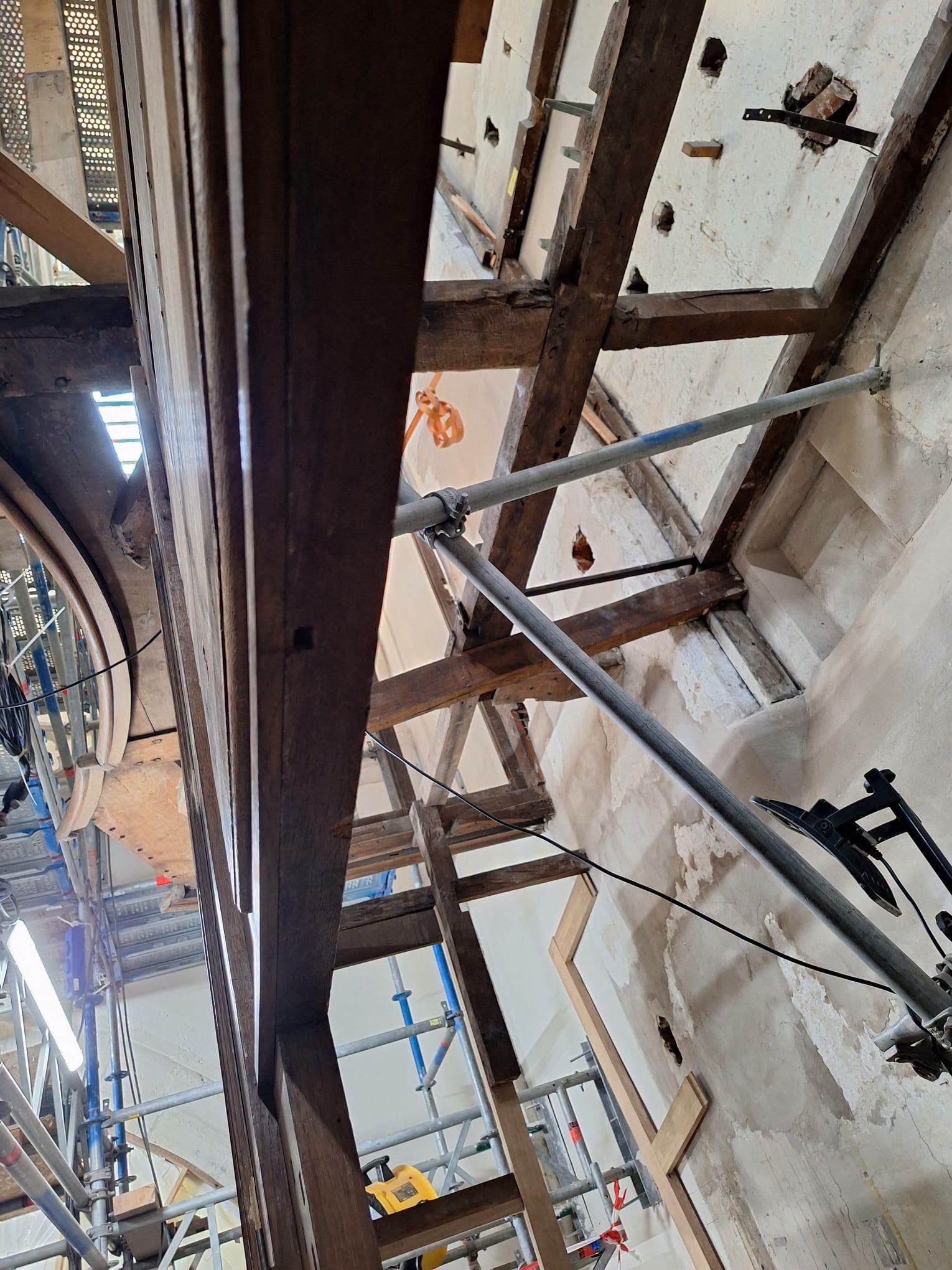 Restauratie Sint-Martinuskerk: gewelven afgewerkt, opbouw orgel gestart