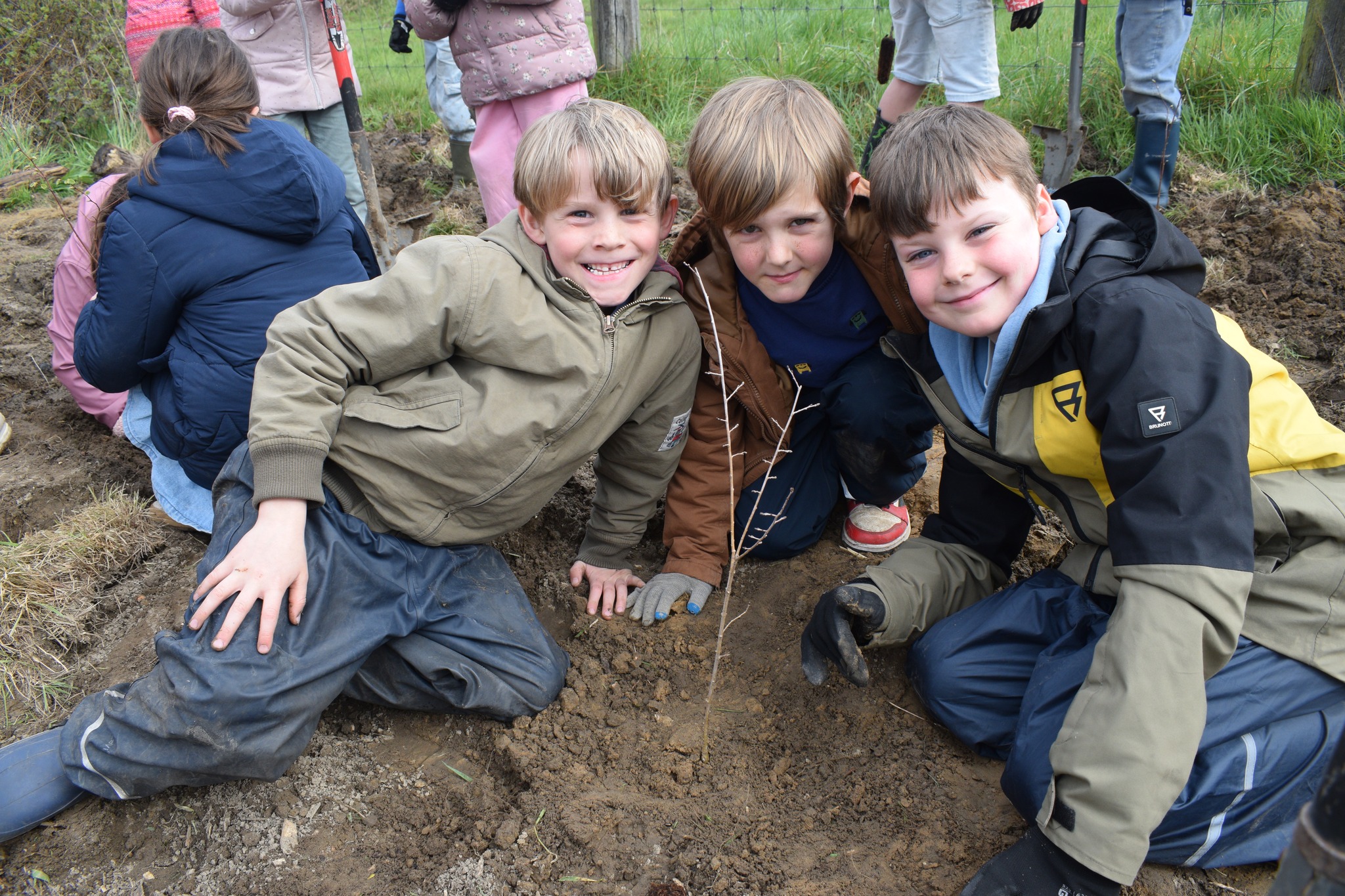 🌱 Leerlingen Steinerschool Aalst planten eigen microbos: “Dit wordt een plek van verwondering”
