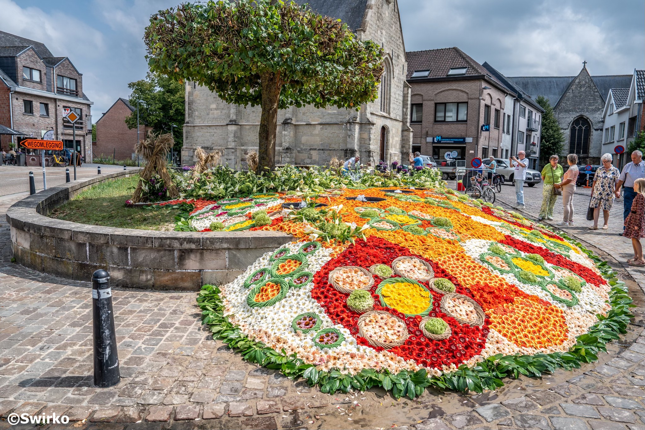 🎉 Het oogstfeest barst vanavond los in Moorsel! 🌸