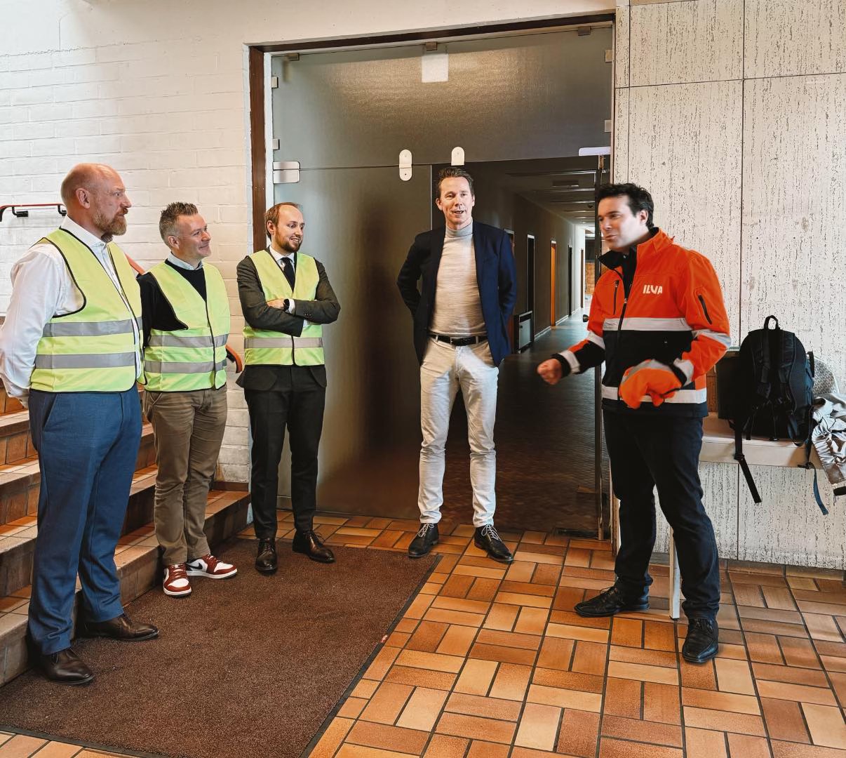 Vlaams minister van Omgeving en Landbouw Jo Brouns (cd&v) bracht donderdag een werkbezoek aan afvalintercommunale ILvA in Aalst. ♻️