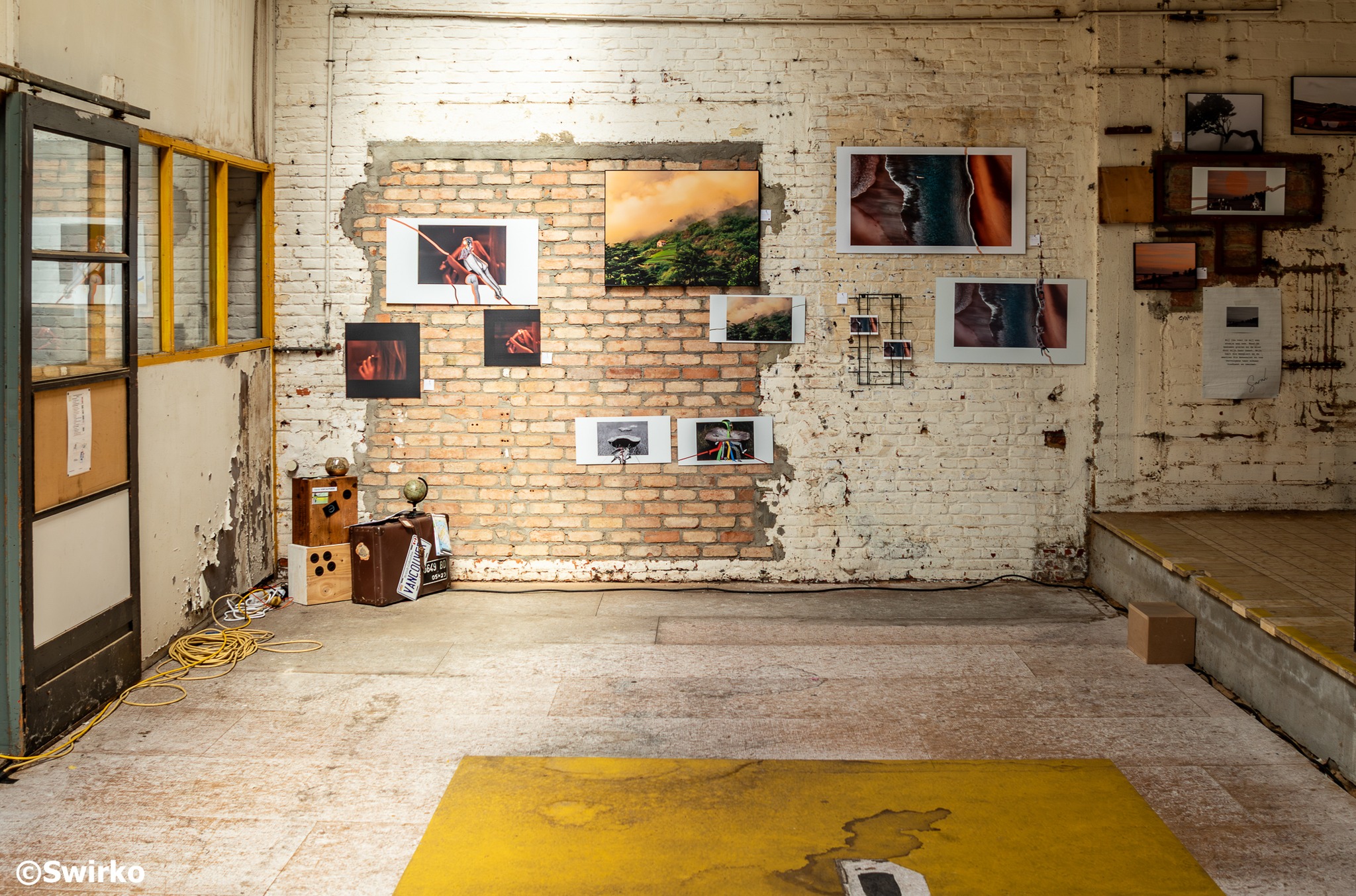 🎨🏭 Nog op zoek naar een culturele uitstap in Aalst? In het VTI loopt dit weekend nog de expo PLEK, een verrassende tentoonstelling in een unieke industriële setting aan de Vakschoolstraat.