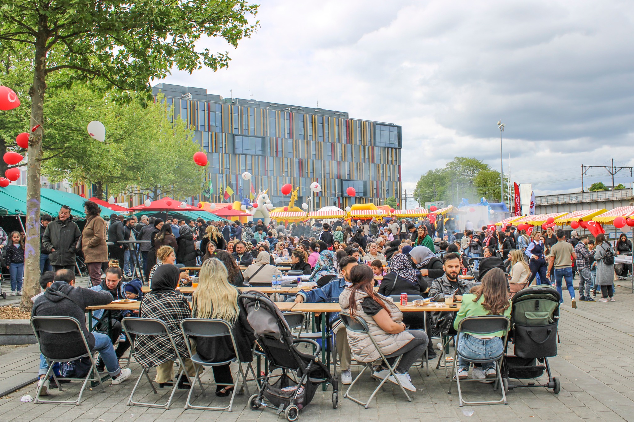 🎉 Dagje Turkije brengt opnieuw massa volk naar het Werfplein! 🇹🇷❤️🇧🇪