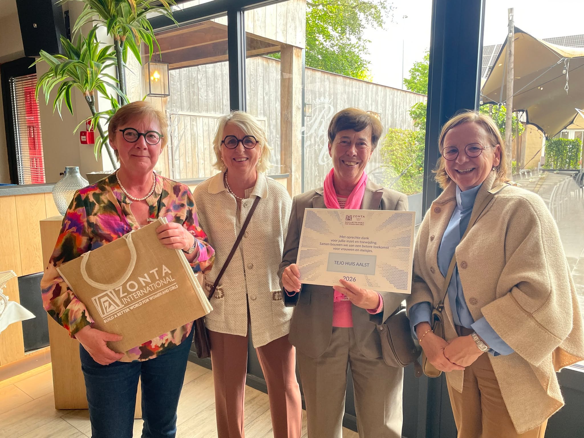 💛 Warm engagement van Zonta Aalst vertaalt zich in steun voor 13 lokale goede doelen 💛