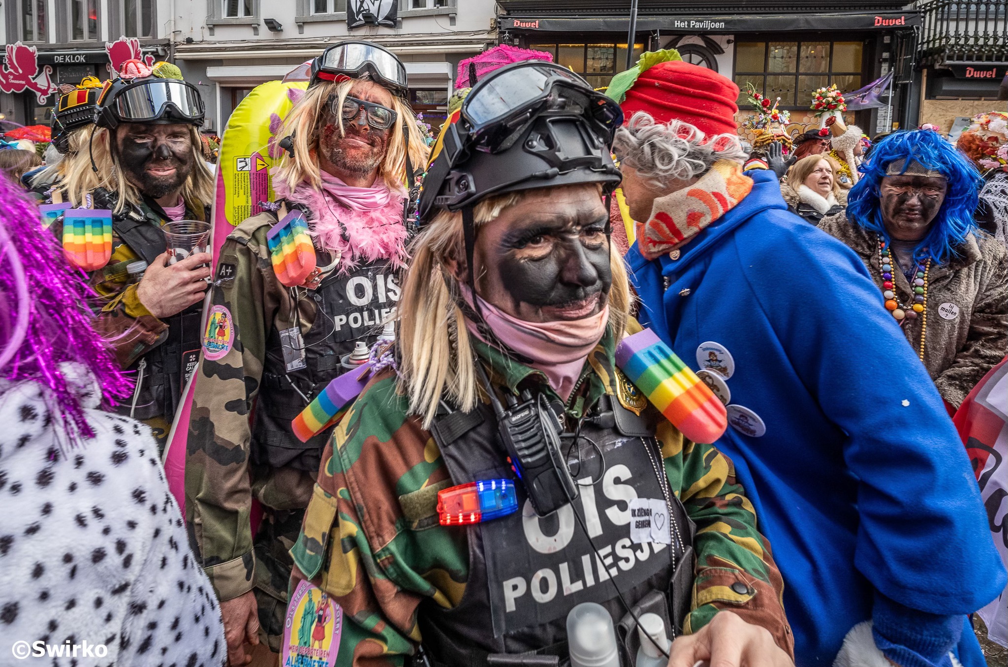 Traditie leeft: Voil Jeanetten domineren laatste carnavalsdag 🎭
