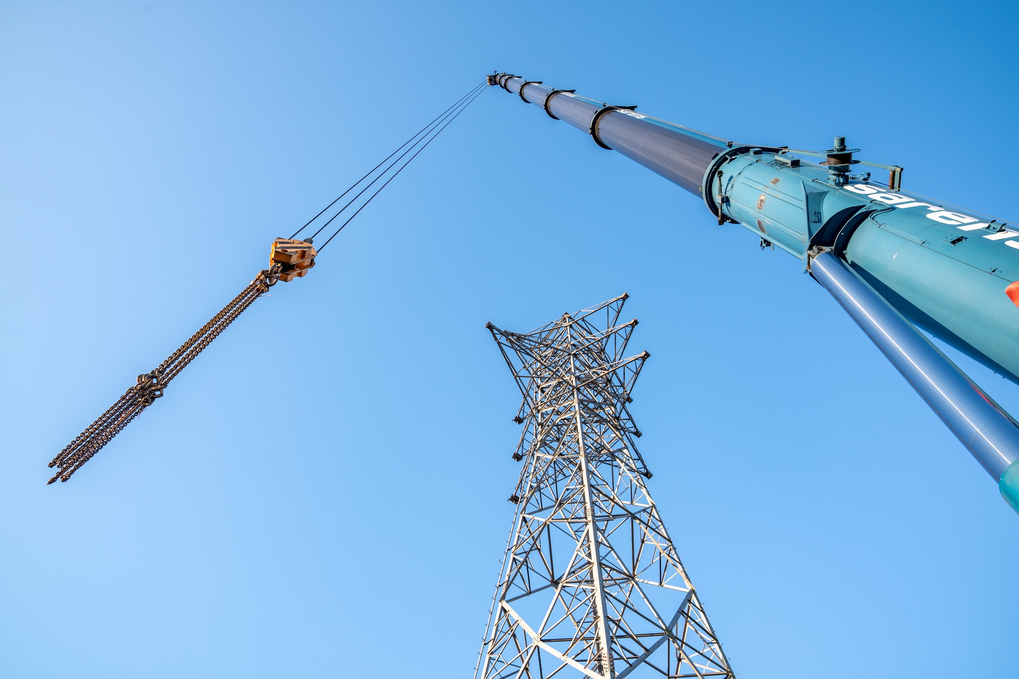 ⚡️ HOOGSPANNINGSMAST VAN 55 METER DEFINITIEF TEGEN DE GROND IN AALST