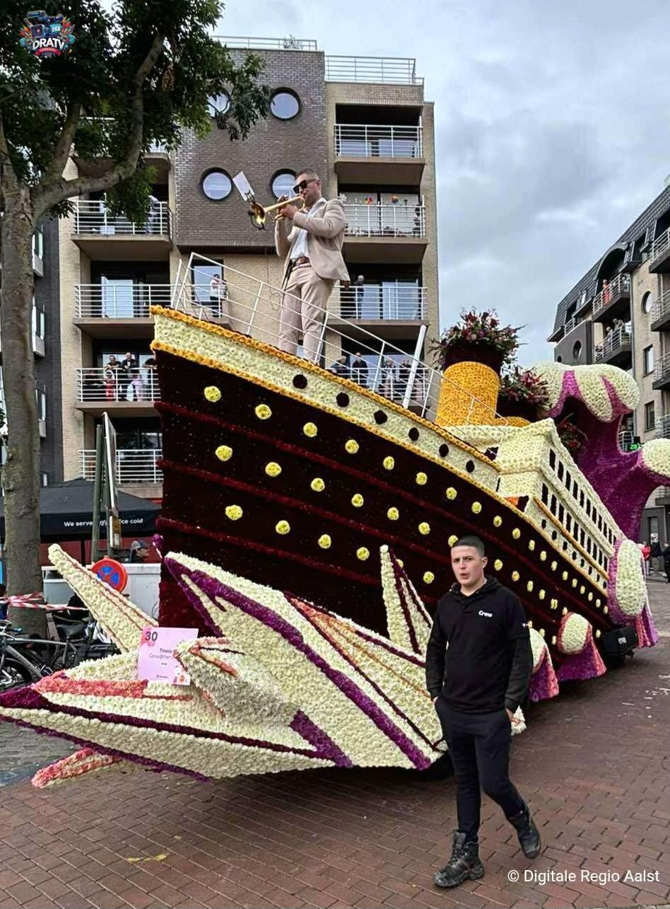 🌸 Aalsterse groepen kleuren de Blankenbergse Bloemencorso 2025 🌸