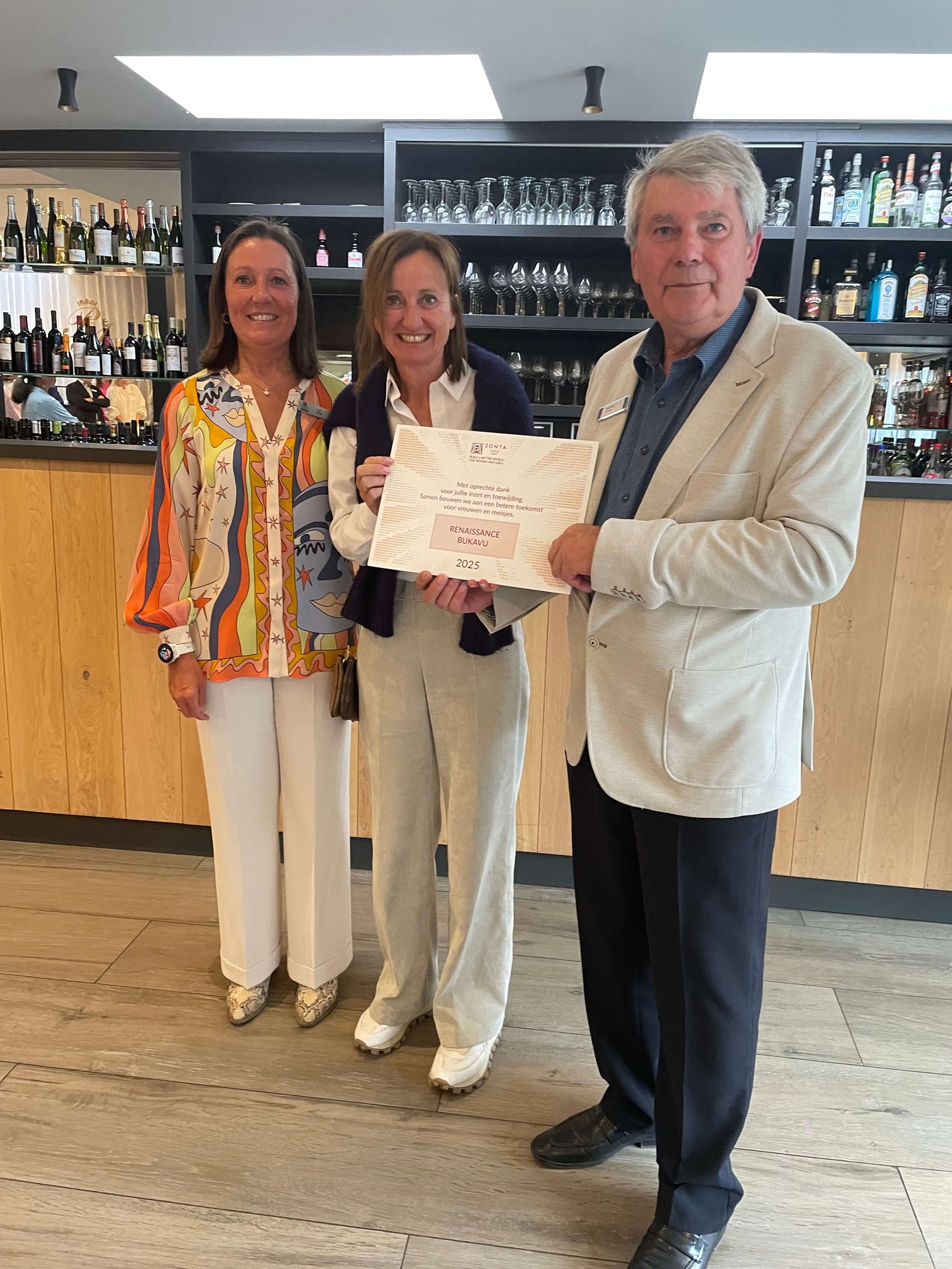 🌟 Zonta Aalst steunt 13 goede doelen met hartverwarmende cheque-uitreiking 🌟
