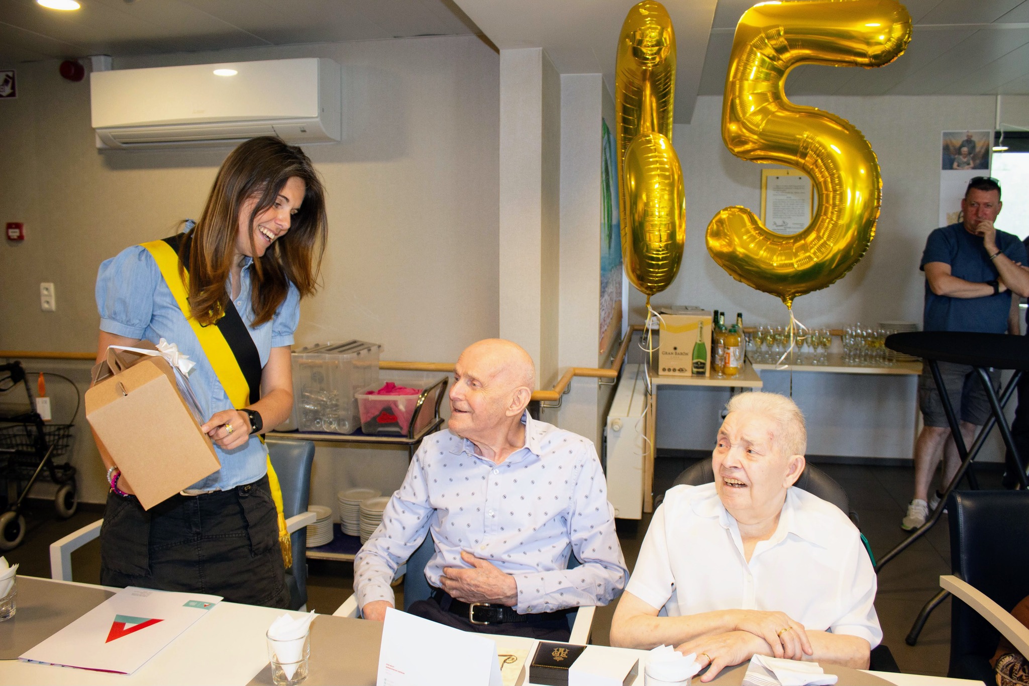 🎉 65 jaar liefde gevierd in WZC De Toekomst 💍