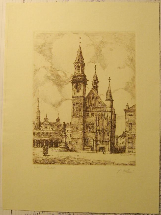 Binnen een dik half jaar starten hier grote restauratiewerken van het Belfort!