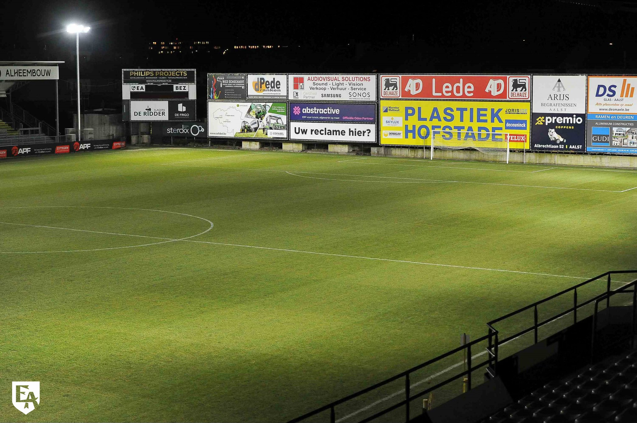 💡 En toen was er licht in het Pierre Cornelisstadion⚽!