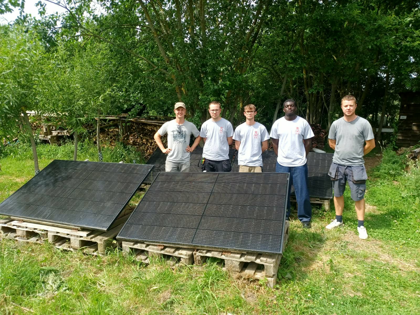 ☀️🔋 VTI-Aalst bouwt duurzame energieoplossing voor vzw Knipperkot