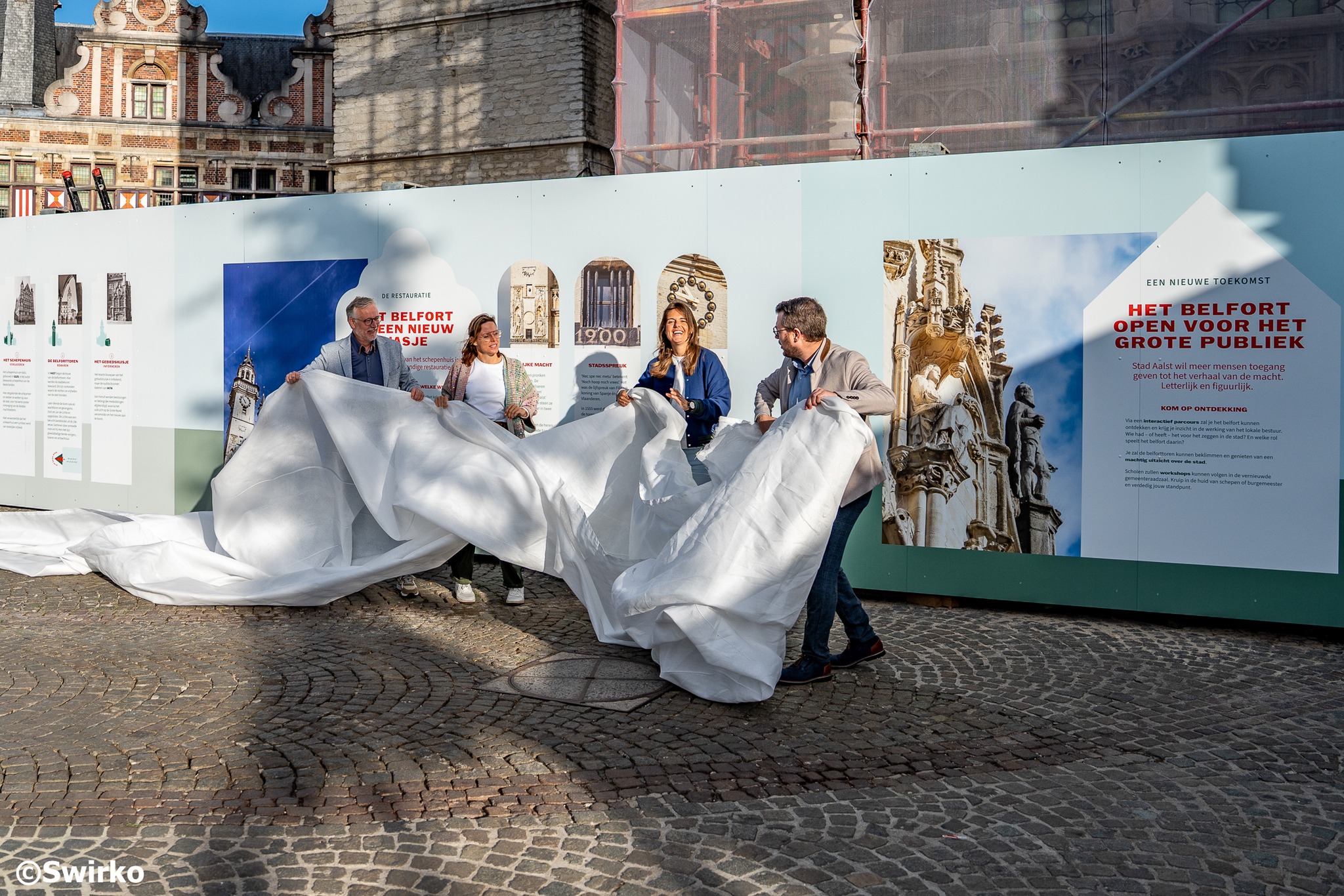 ⛪️ Het Aalsterse belfort ‘binnenstebuiten’