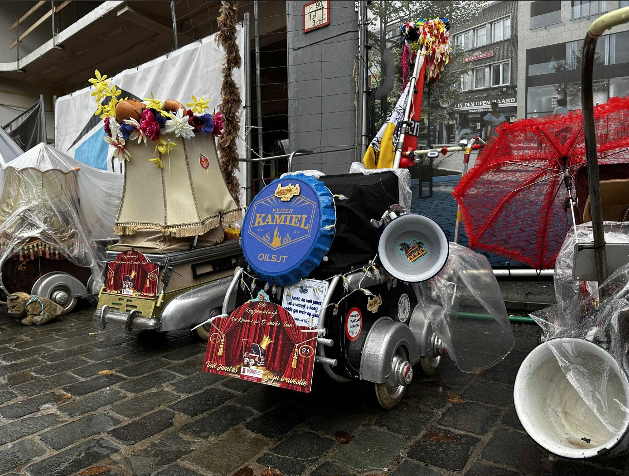Voil Jeanetten kleuren de Aalsterse straten 🎭✨