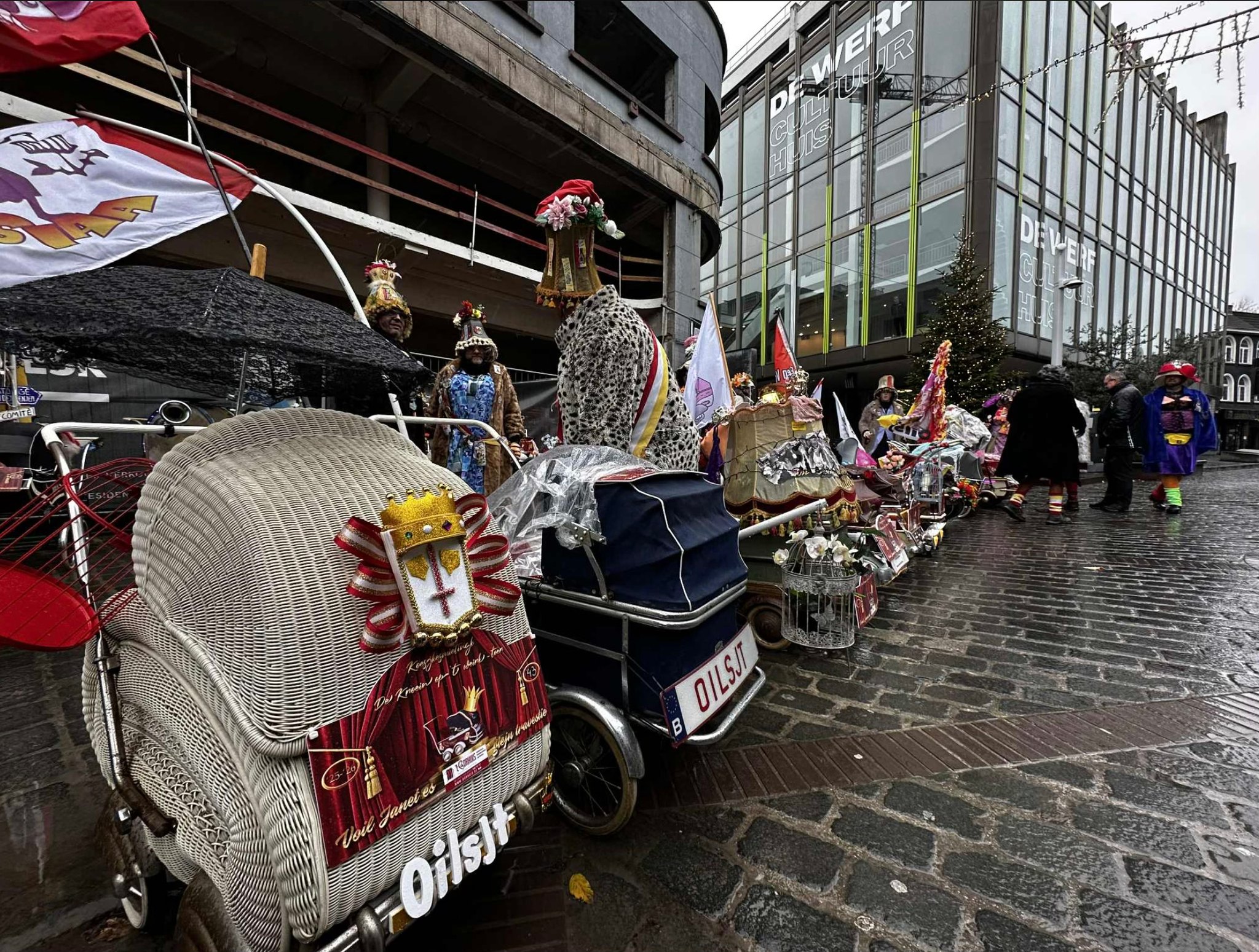 Voil Jeanetten kleuren de Aalsterse straten 🎭✨