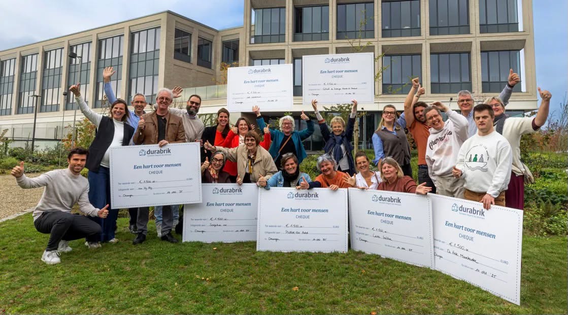 🏠 Shelter Aalst vzw ontvangt 1.500 euro steun van bouwbedrijf Durabrik