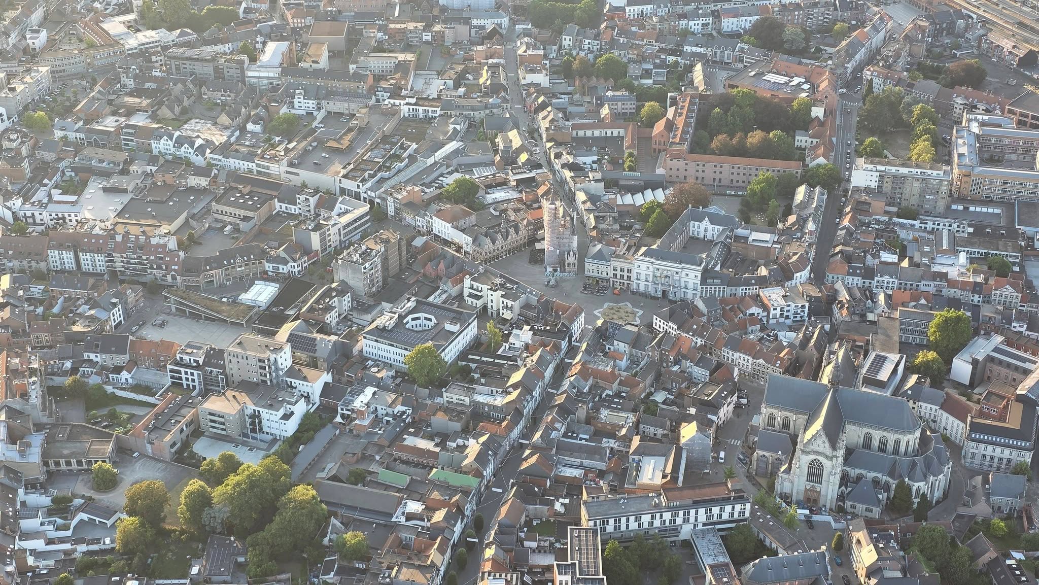 🎈 Met de Q-ballon over Aalst! 🌇
