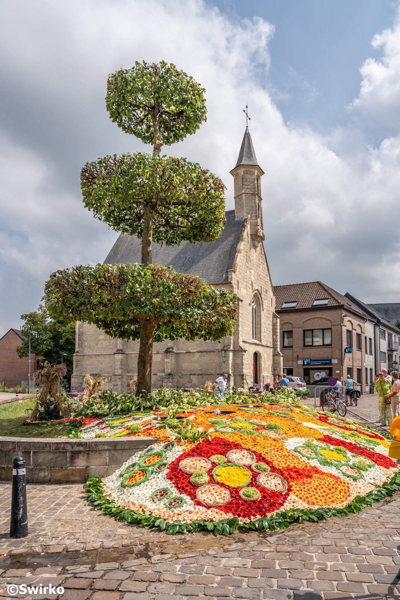 🎉 Het oogstfeest barst vanavond los in Moorsel! 🌸