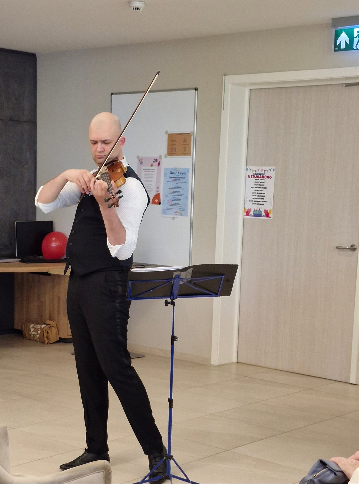 Topviolist Farchod Yuldashev bezorgt bewoners Nieuwbeekhof bijzondere muzikale namiddag