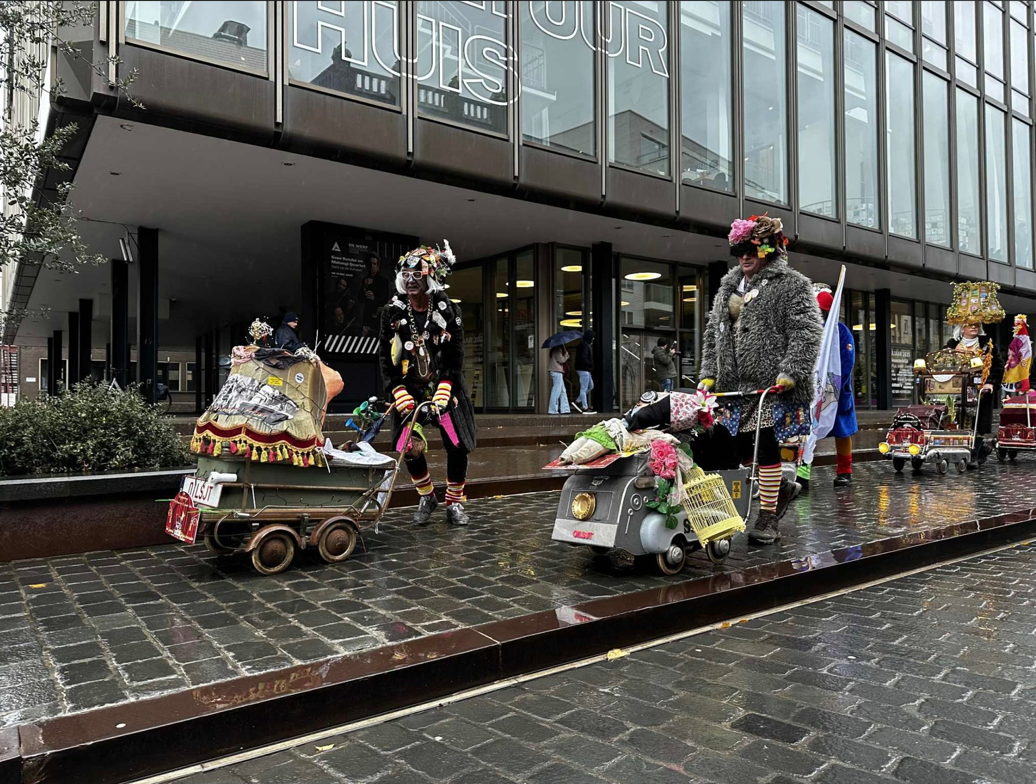 Voil Jeanetten kleuren de Aalsterse straten 🎭✨