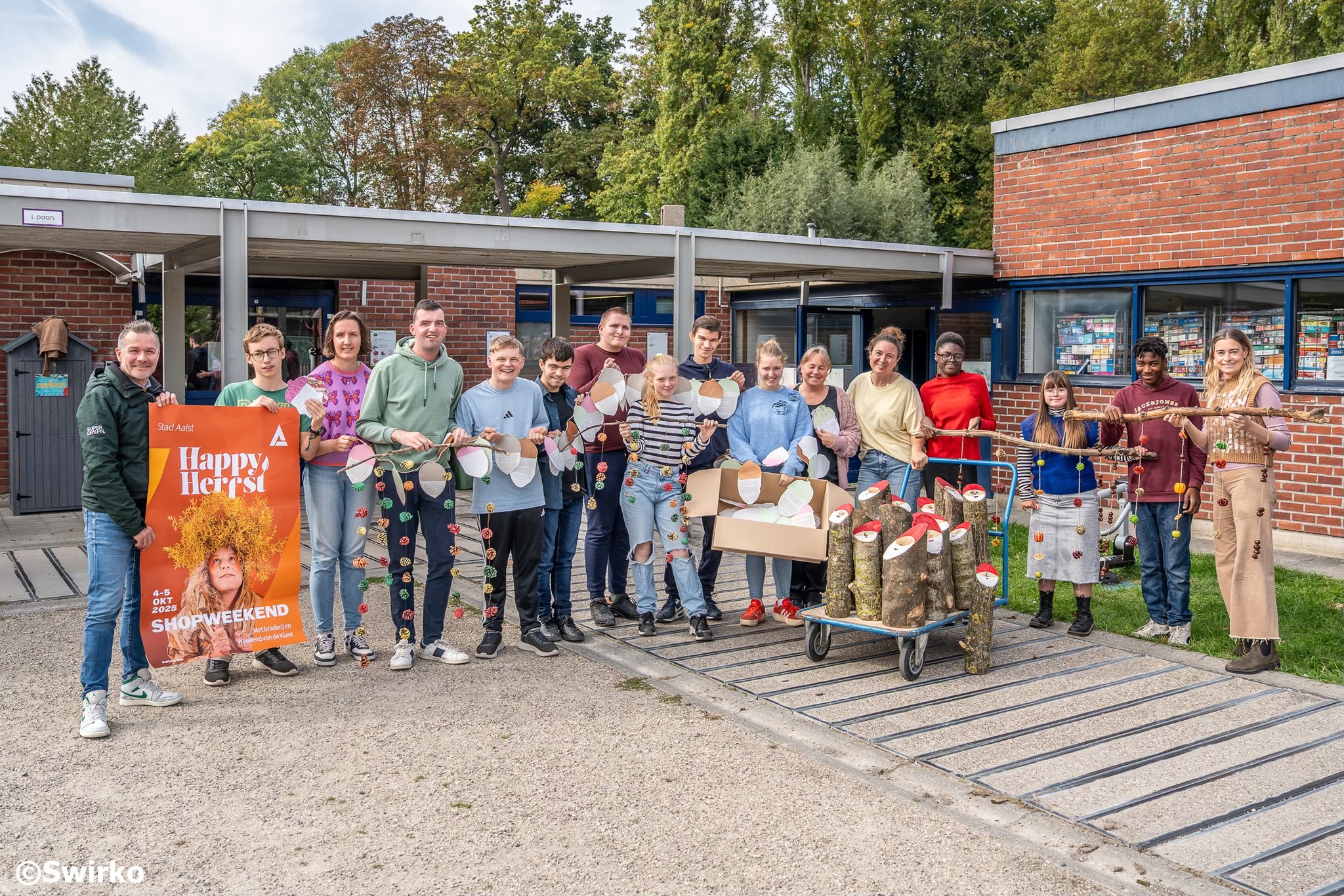 🍁✨ Herfst in het stadscentrum dankzij onze creatieve leerlingen! ✨🍁