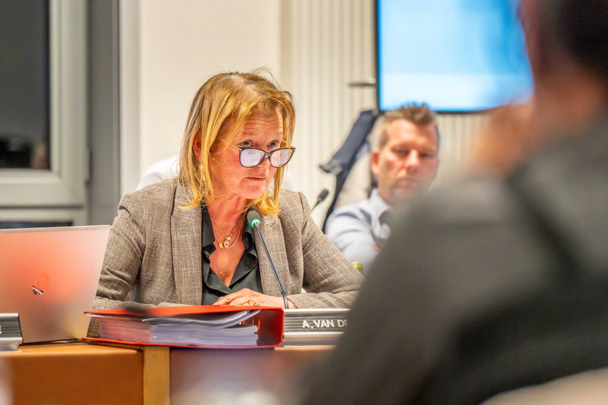 💶🏛️ Vooruit stelt vragen ... "Meer dan 100.000 euro studiekosten bovenop 5 miljoen voor heraanleg Grote Markt Aalst?" 💶🏛️