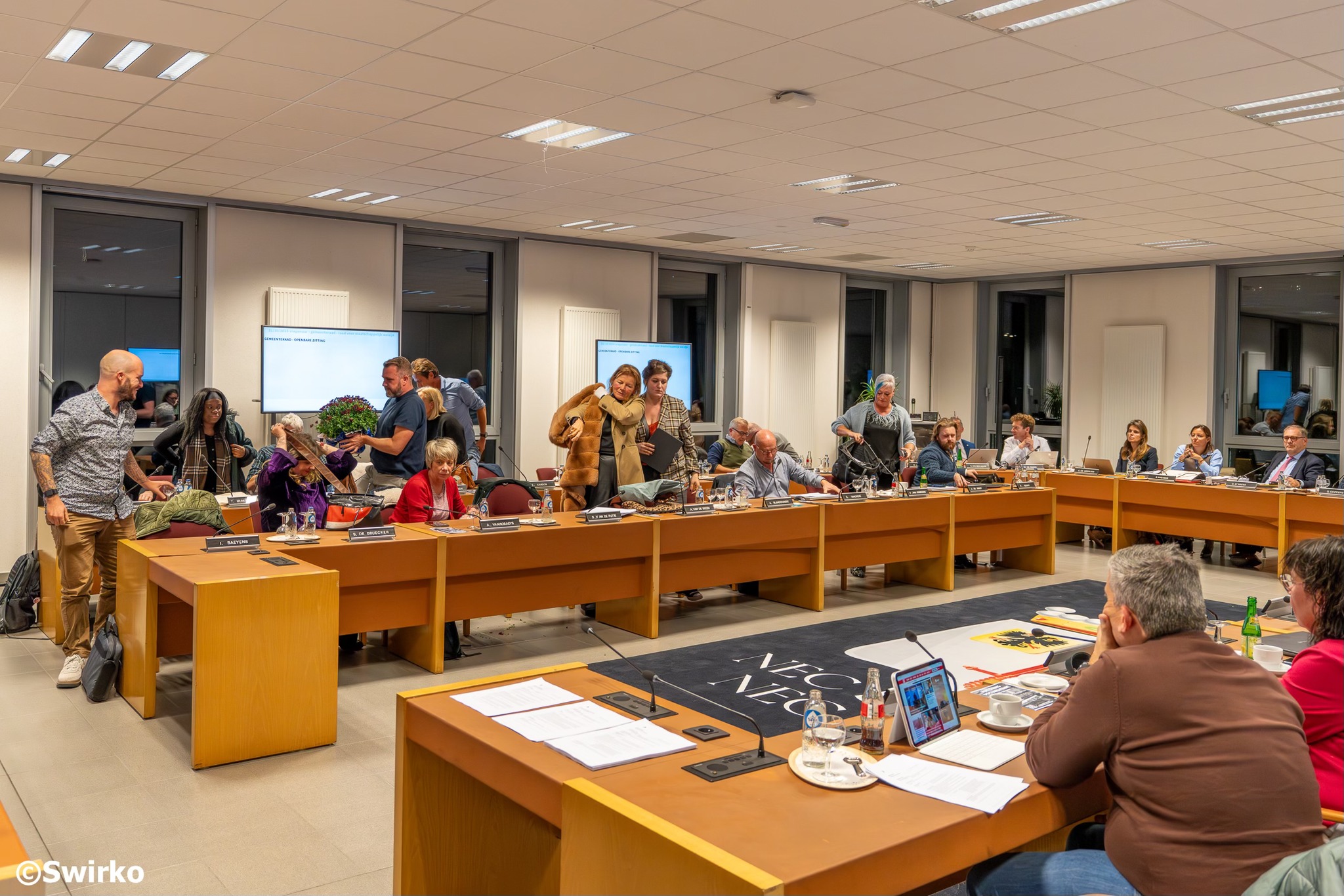🌆 Oppositie verlaat Aalsterse gemeenteraad na aankondiging besparingen