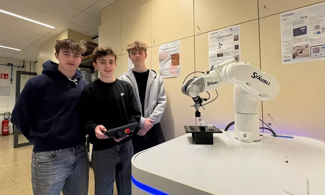 🤖 Leerlingen duiken in de wereld van robotica op Odisee Aalst
