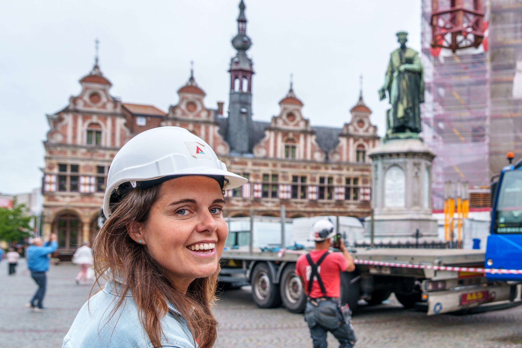 Plots staat het Aalsterse Belfort er eentje minder: iconisch torentje gaat maand lang de grond op