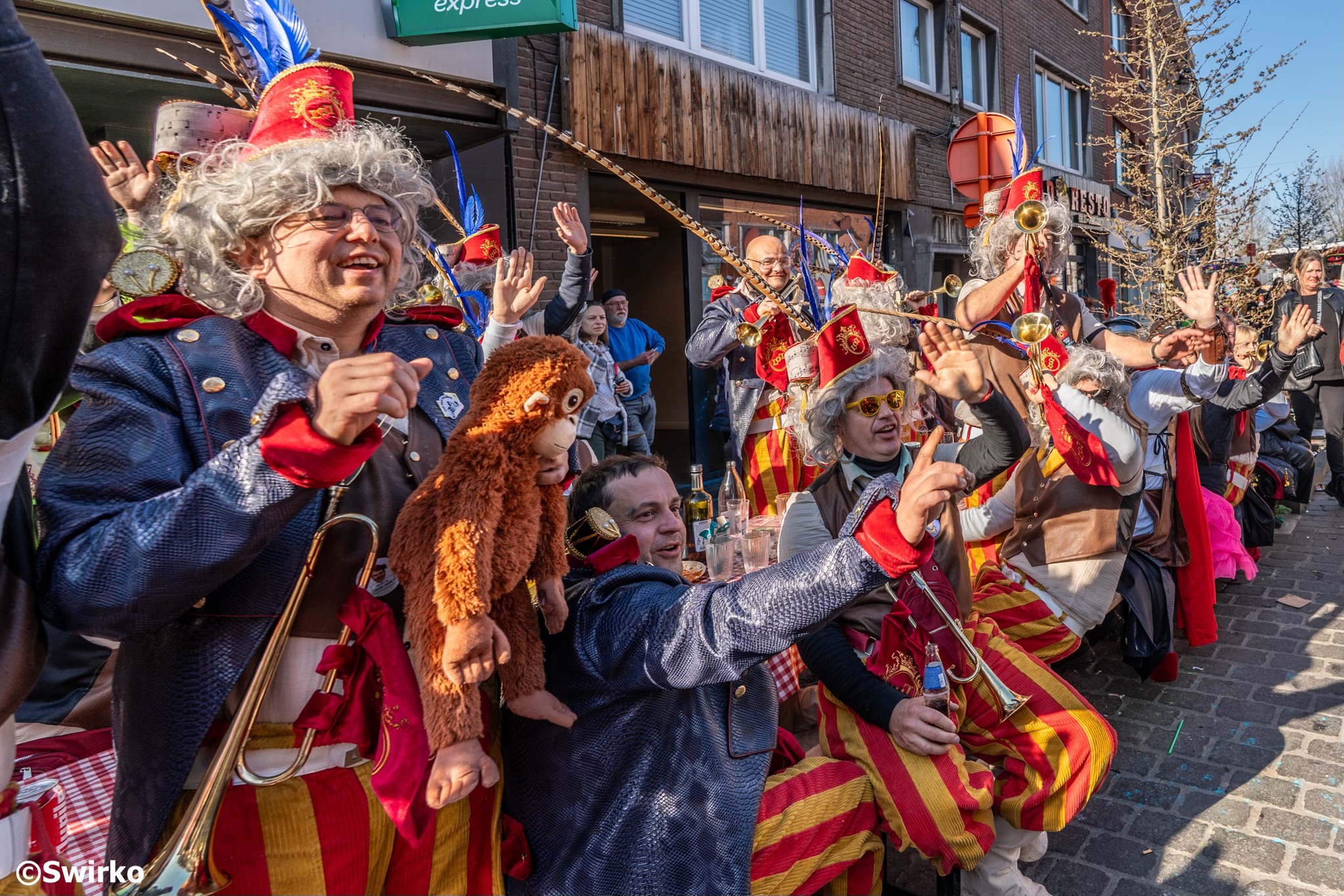 📢 Voil Jeanetten veroveren Aalst! 🎭🎉