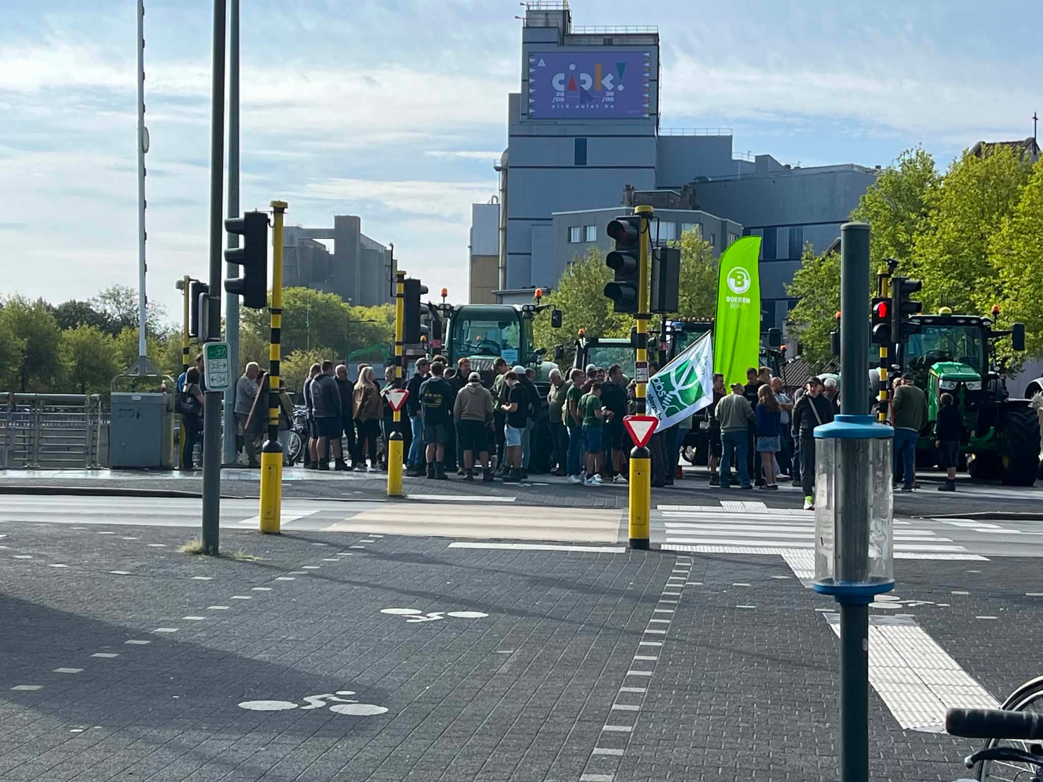Tientallen tractoren in Aalst voor protest tegen natuurplannen