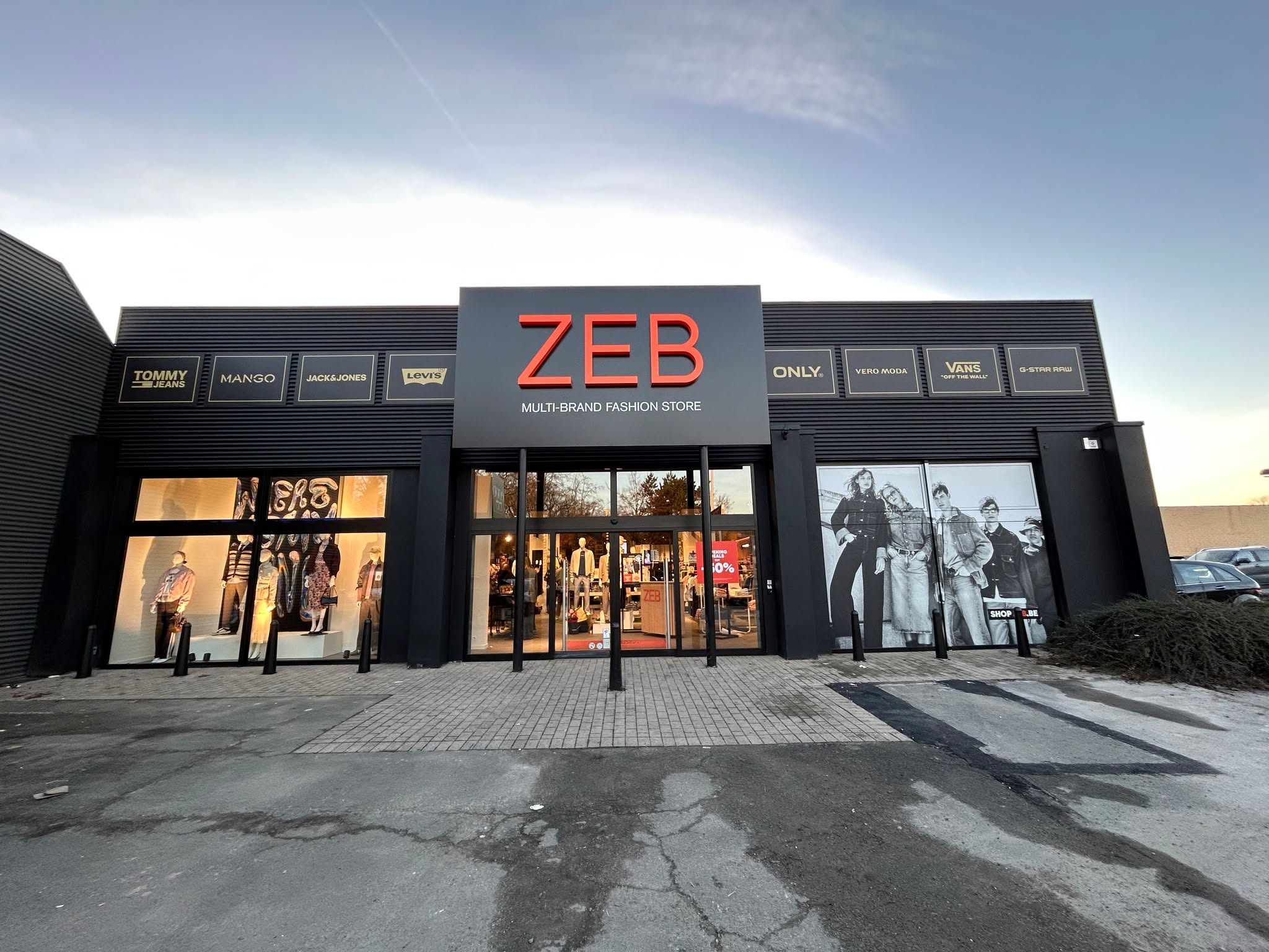 👖🛍️ ZEB verhuist allereerste winkel in Aalst naar nieuwe locatie
