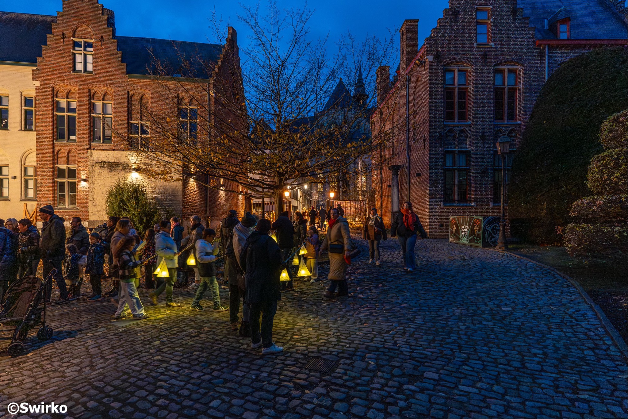 ✨ Honderden lichtjes kleuren opnieuw het Aalsterse stadscentrum ✨