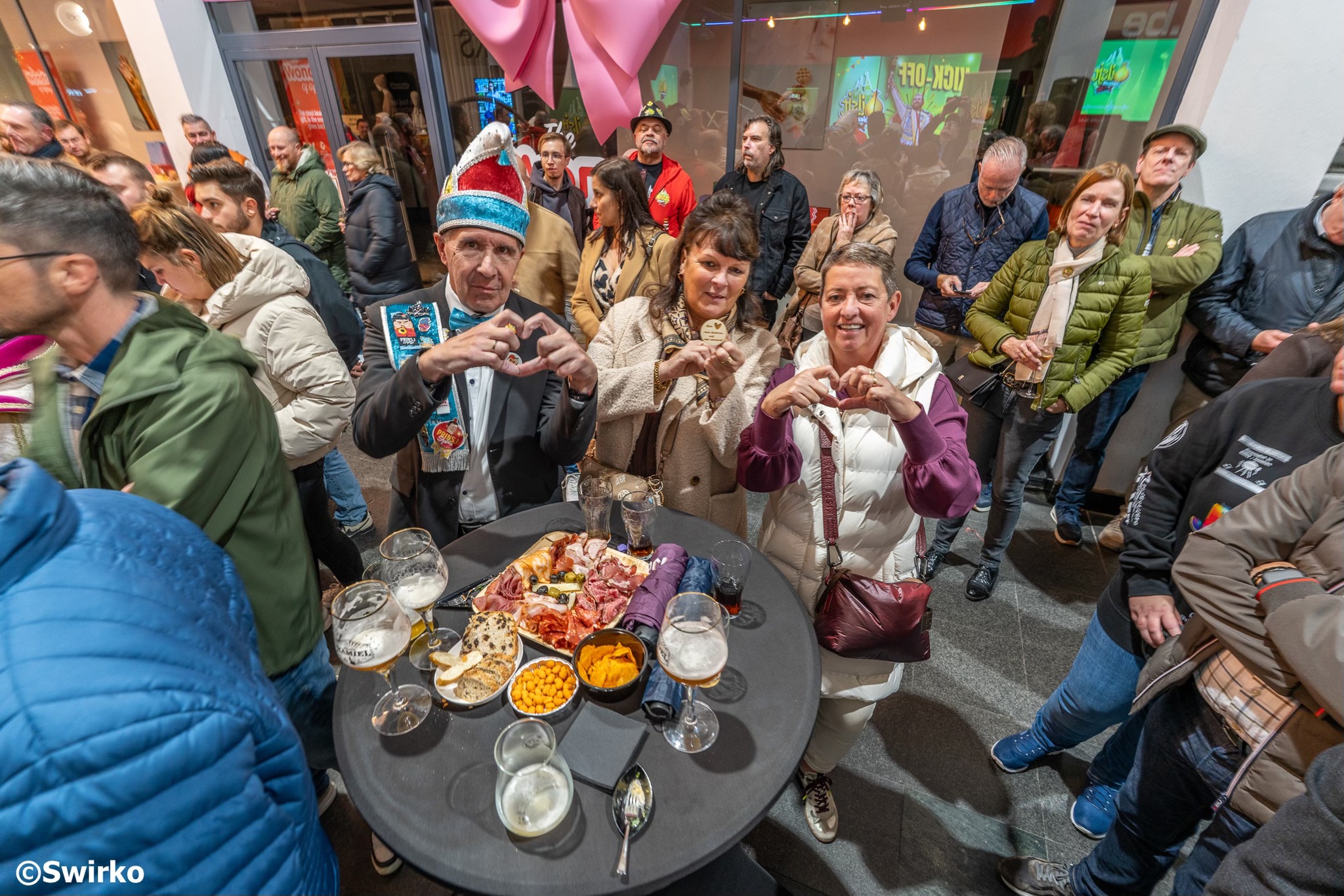🎭 Oilsjt Mjoezik trapt 20e carnavalseizoen af met tal van nieuwigheden 🎶