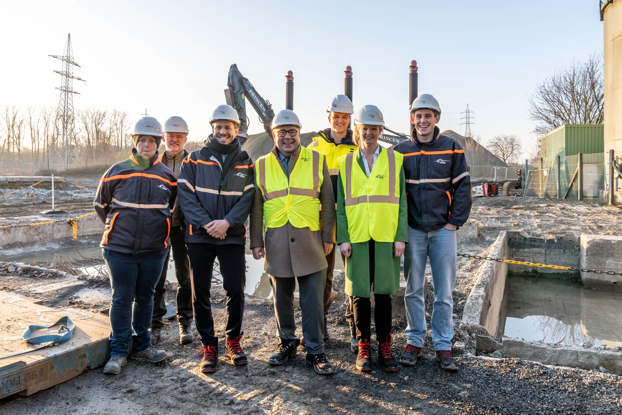 ⚡️ HOOGSPANNINGSMAST VAN 55 METER DEFINITIEF TEGEN DE GROND IN AALST