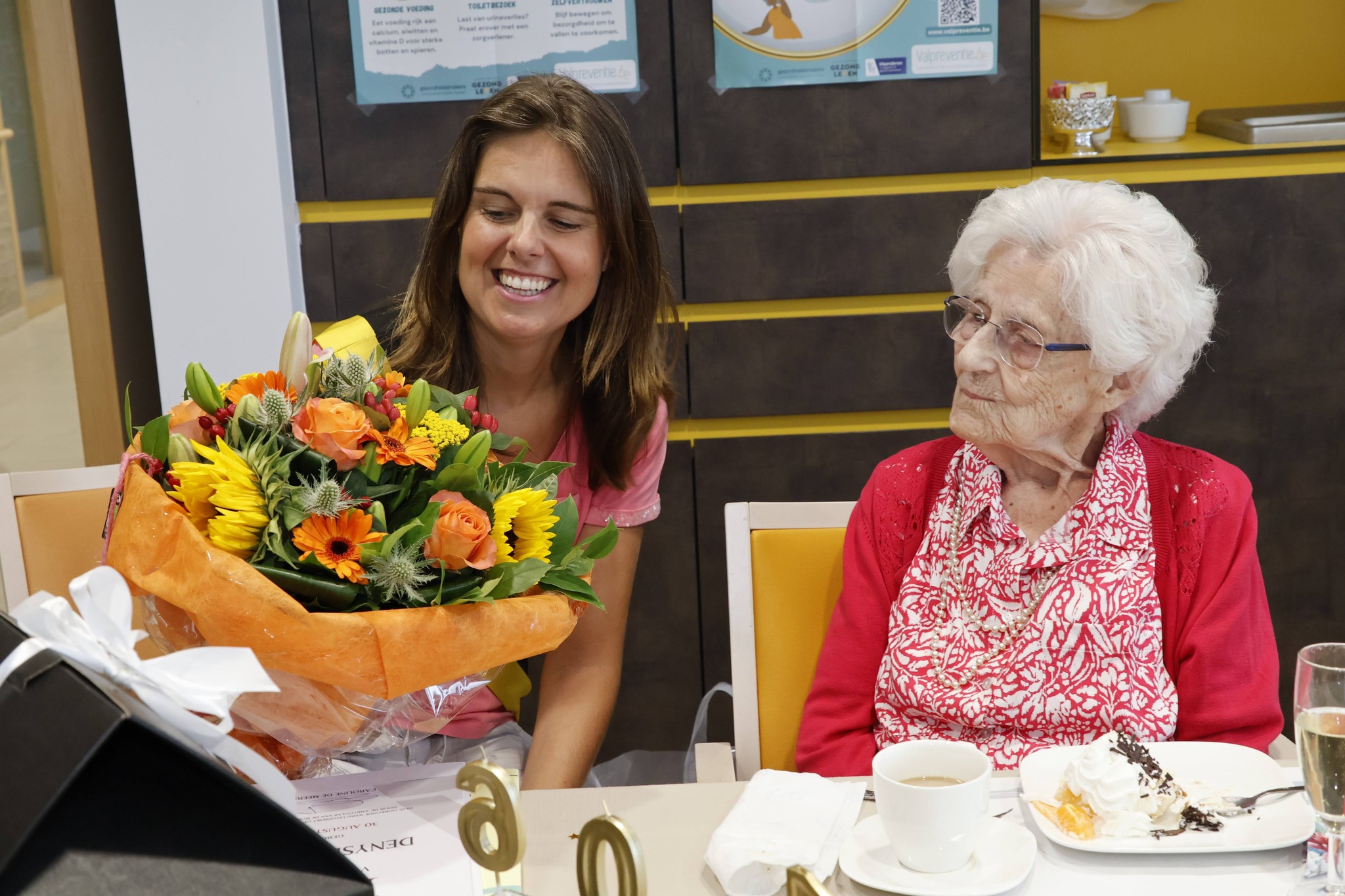 Twee dagen feest voor 100- en 106-jarige in Gijzegem: Denyse Cochez is oudste inwoonster van Aalst