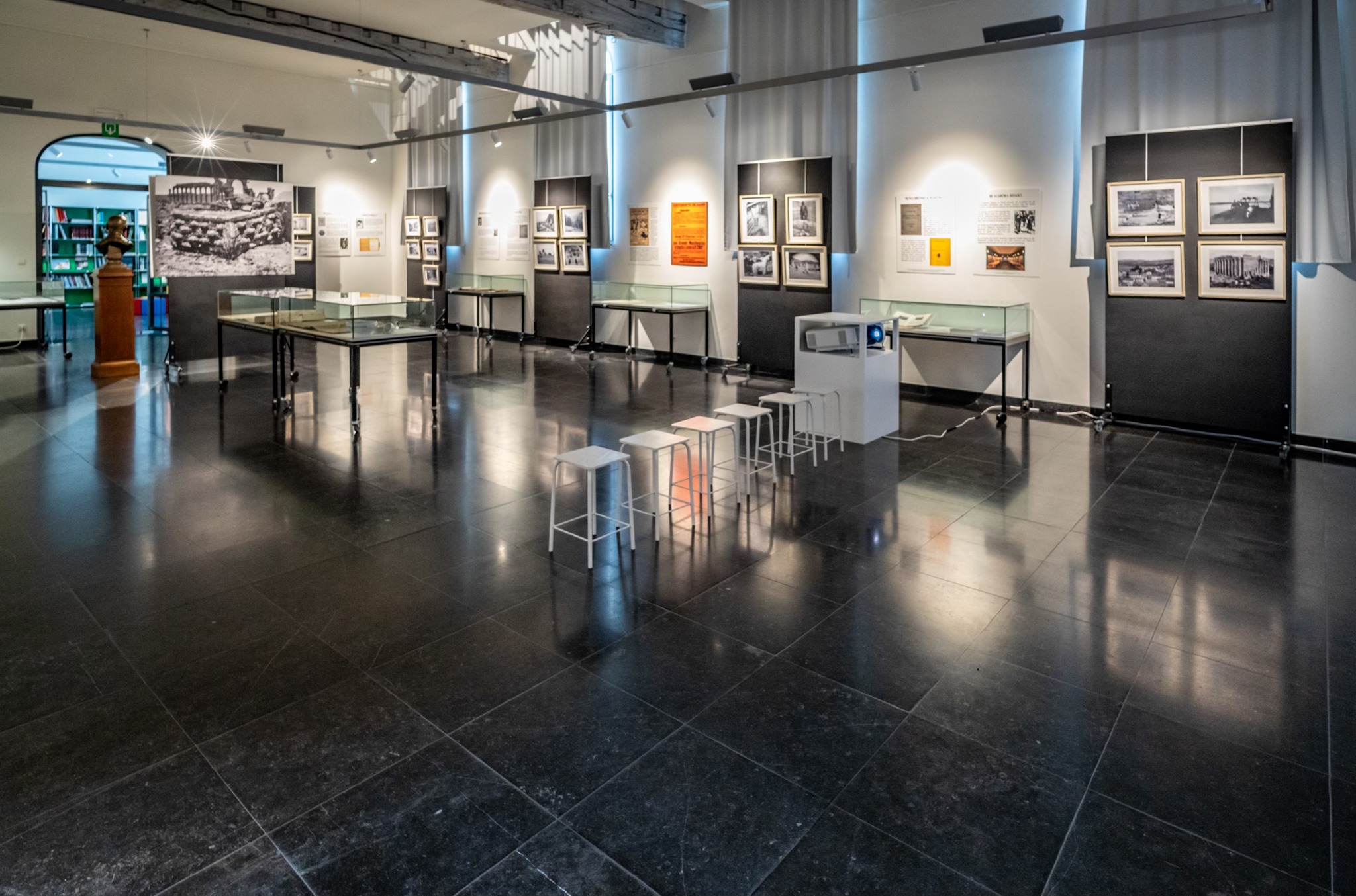 🕯️ Tentoonstelling Franz Cumont in 't T Gasthuys