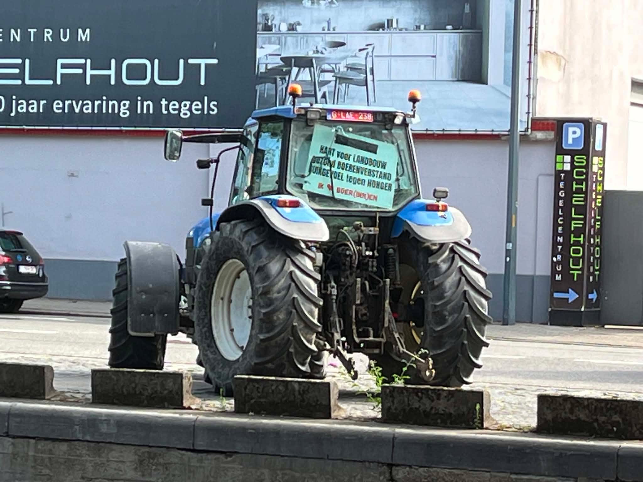 Tientallen tractoren in Aalst voor protest tegen natuurplannen