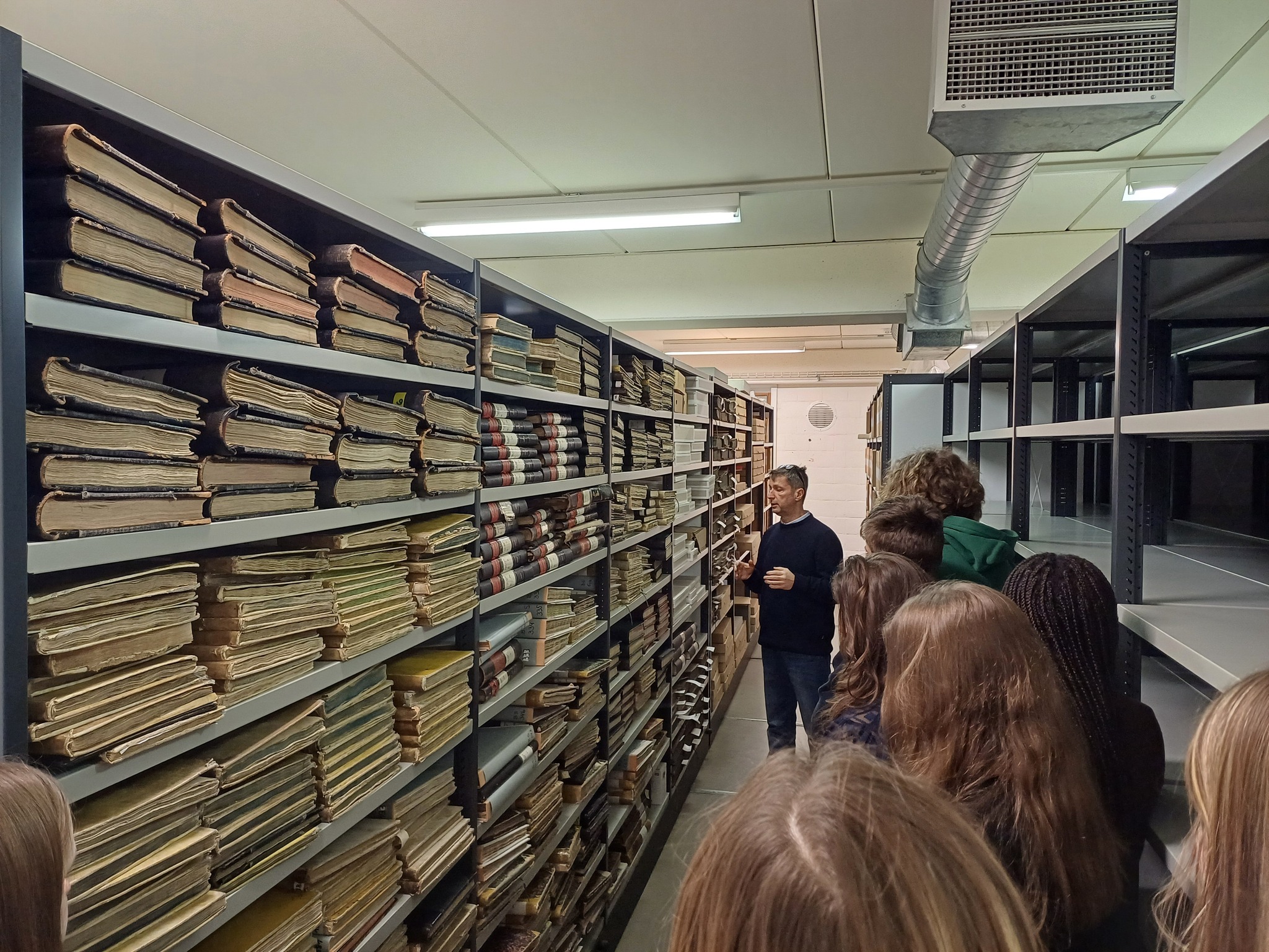 📦 Een schoendoos vol foto’s… dat is deze week ons bijzonder “stuk van de week”! ❤️