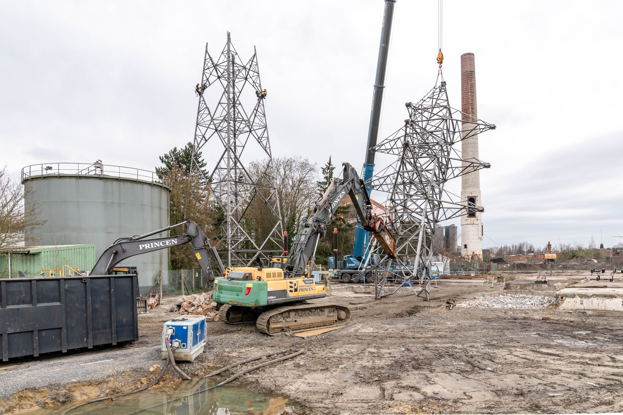 ⚡️ HOOGSPANNINGSMAST VAN 55 METER DEFINITIEF TEGEN DE GROND IN AALST