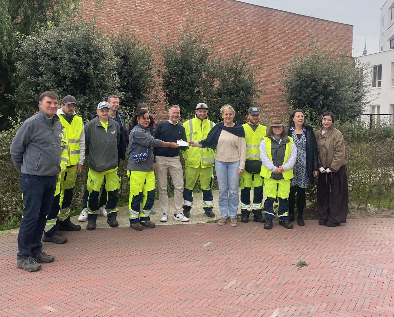 Zorgzame Buurt bekroond voor dagelijkse strijd tegen zwerfvuil in Aalst