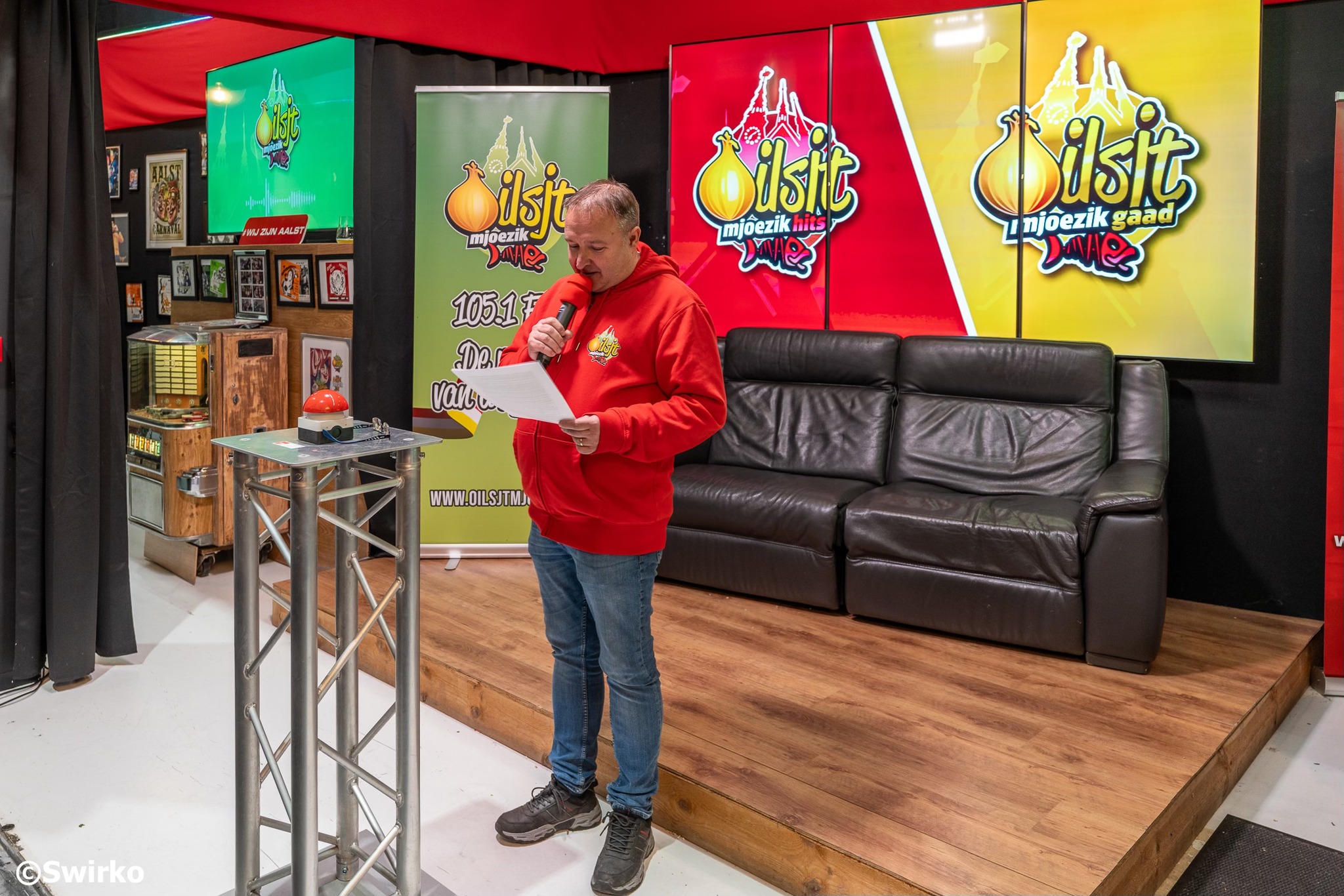 🎭 Oilsjt Mjoezik trapt 20e carnavalseizoen af met tal van nieuwigheden 🎶