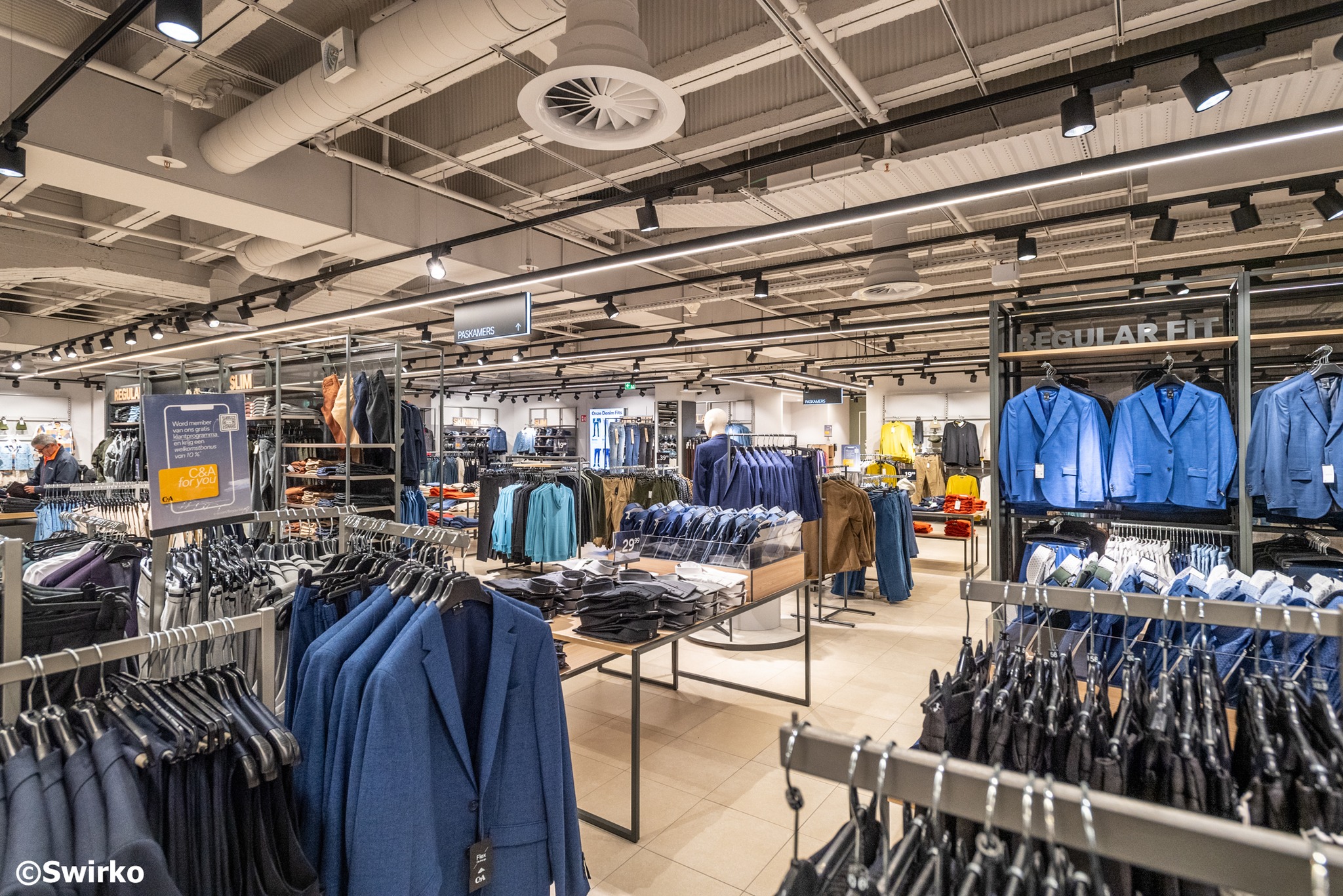 C&A heropent gemoderniseerde winkel in Aalsterse Nieuwstraat.