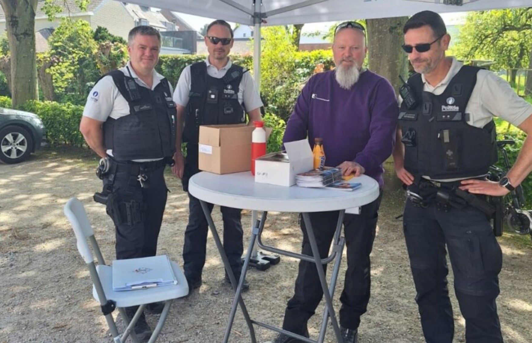 🚨 Politiezone Aalst trekt opnieuw de wijk in met actie ‘Veilig Thuis’ 🏡🔐