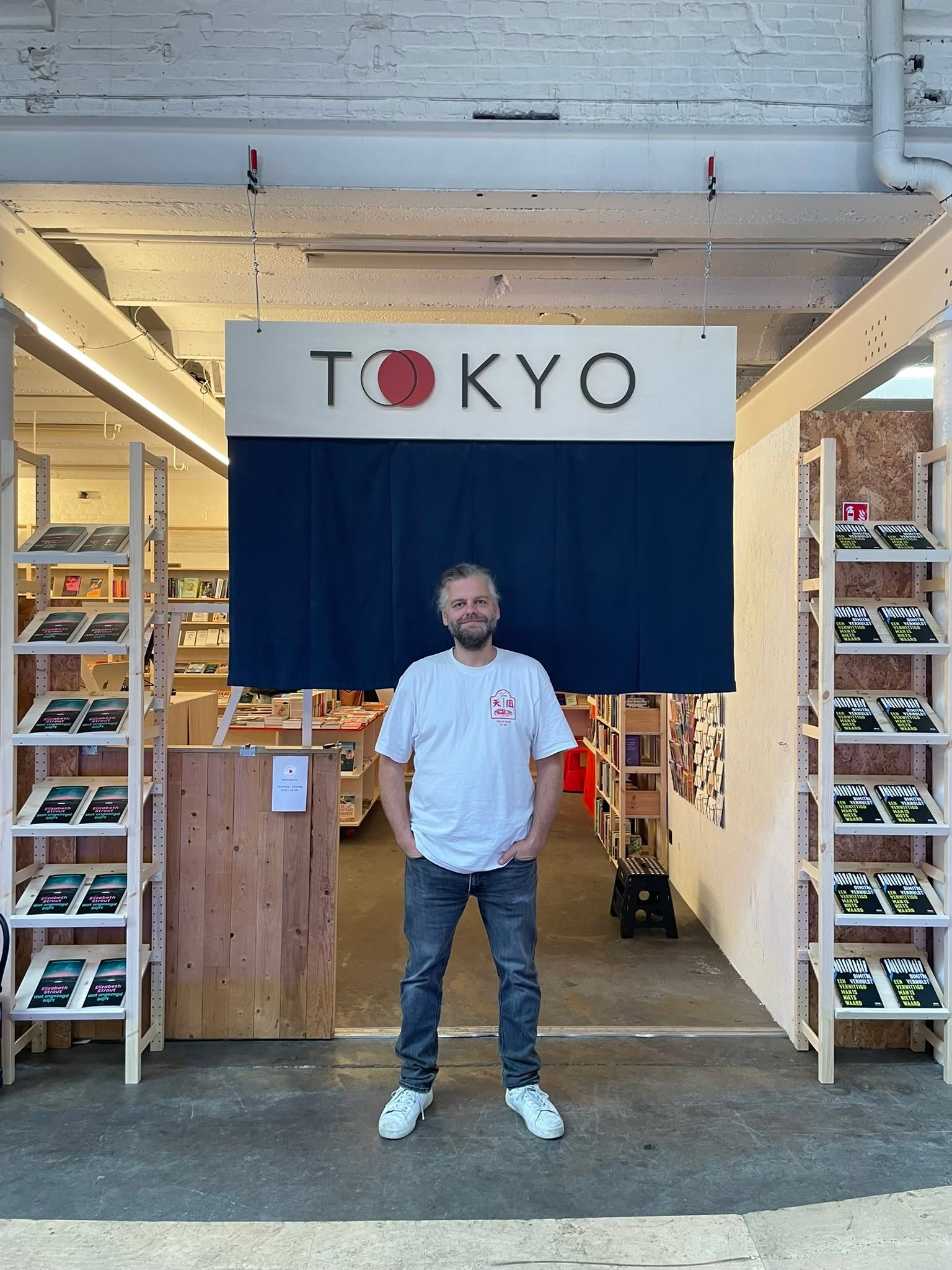 Cimorné stelt Maarten van Tokyo Books and Records voor
