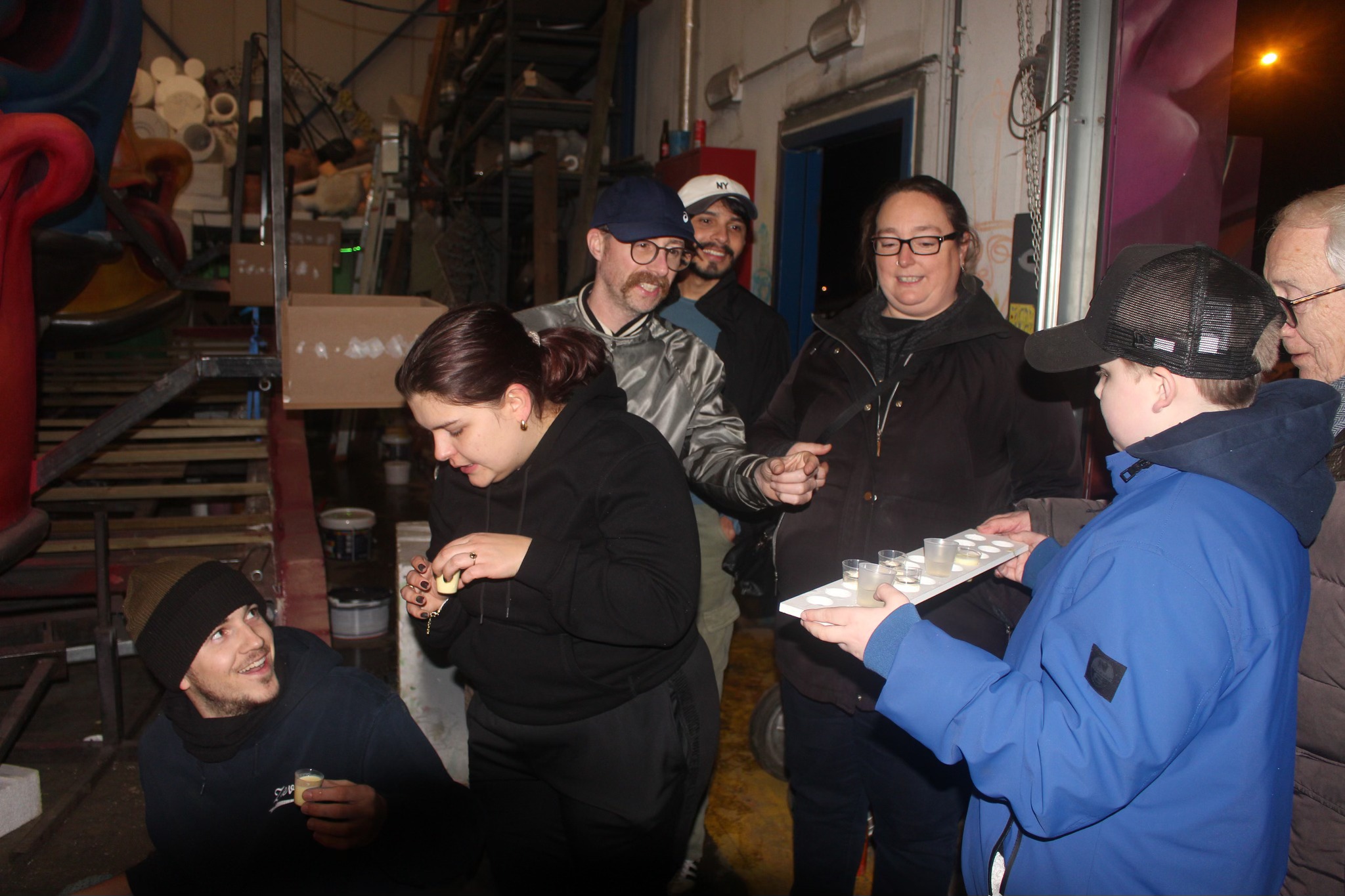 🍸 Team cd&v op jeneverronde in carnavalswerkhallen