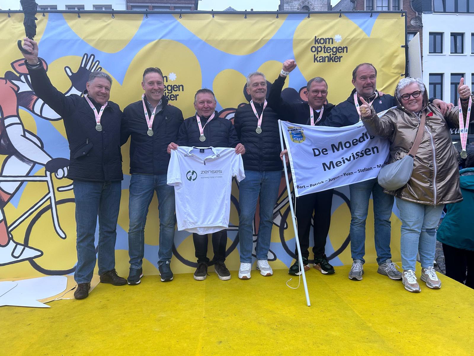 🚴‍♂️💛 De Moedige Meivissen fietsen 1000 km voor Kom op tegen Kanker 💛🚴‍♀️