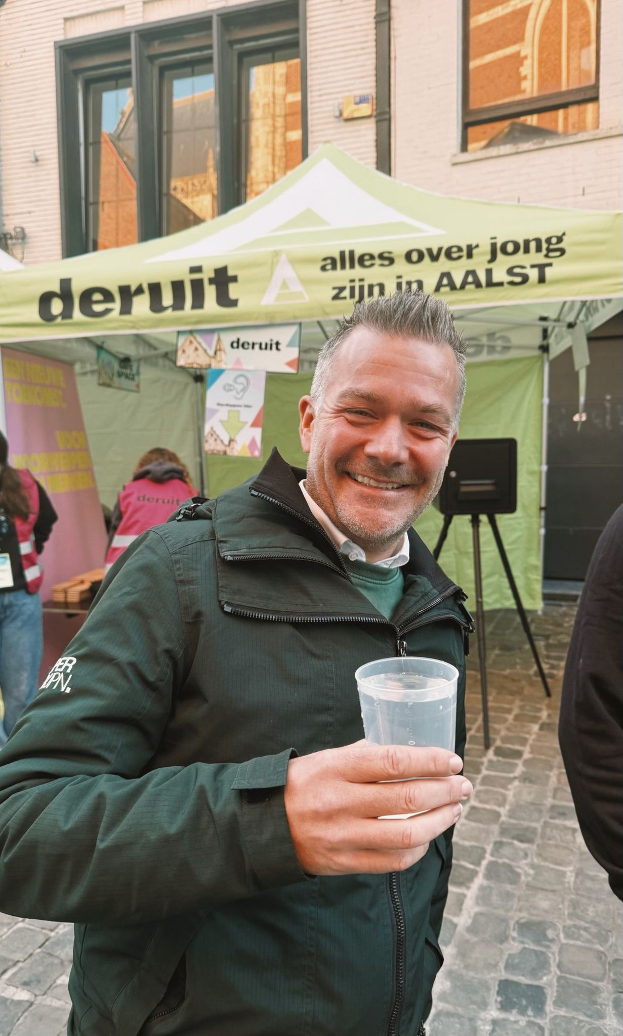 🎓🍻 Springuur start academiejaar met knal: goed voor jeugd én horeca